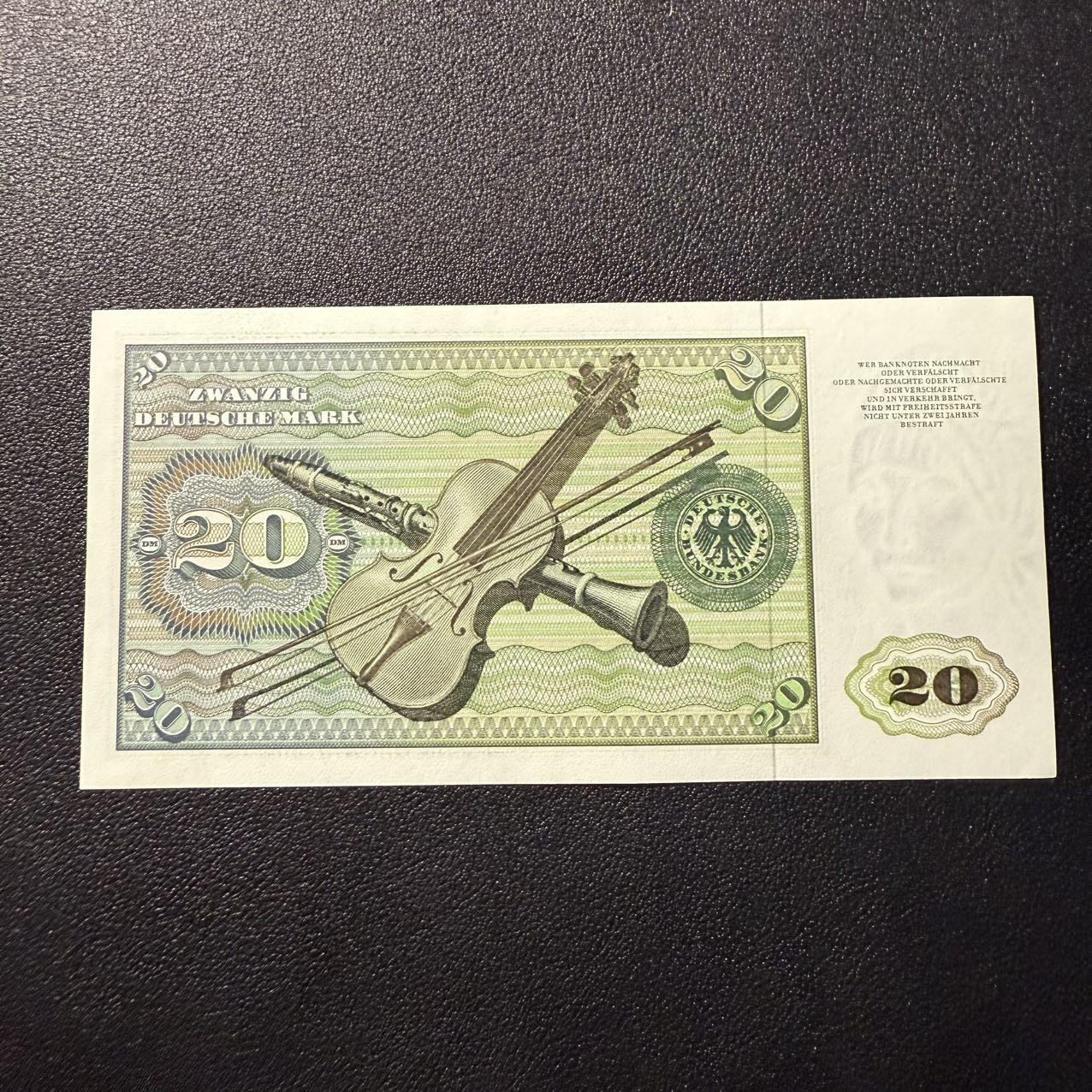 第15期 库存 德国1977年20马克 豹子号 全新unc- 
