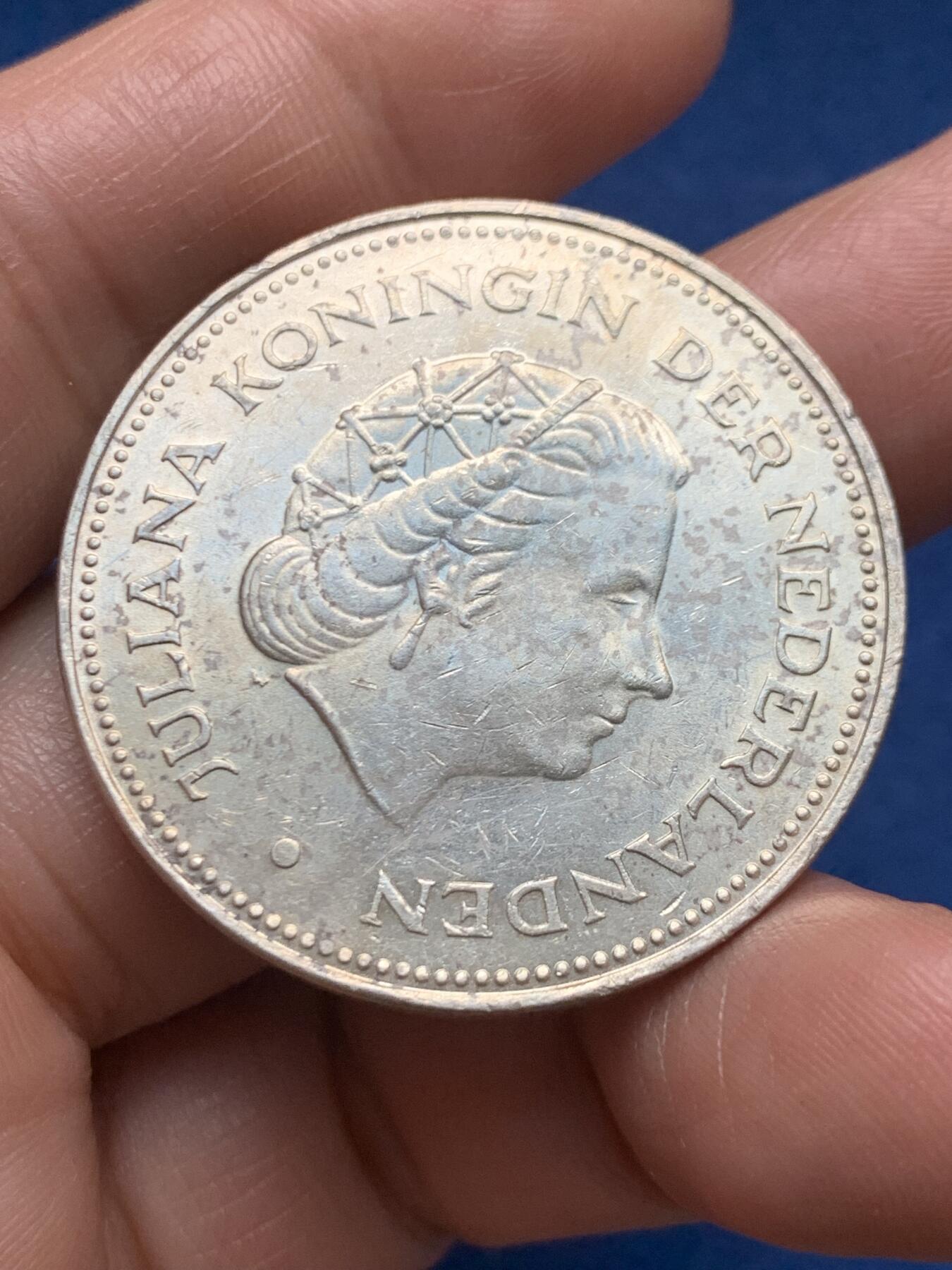 《竞宝斋》第467场 周日，周一 2场连拍 （全场包邮）欢迎送拍 荷兰1970年解放25周年纪念银币 正面朱莉安娜王后头像 背面威廉明娜女王头像 25g 720银