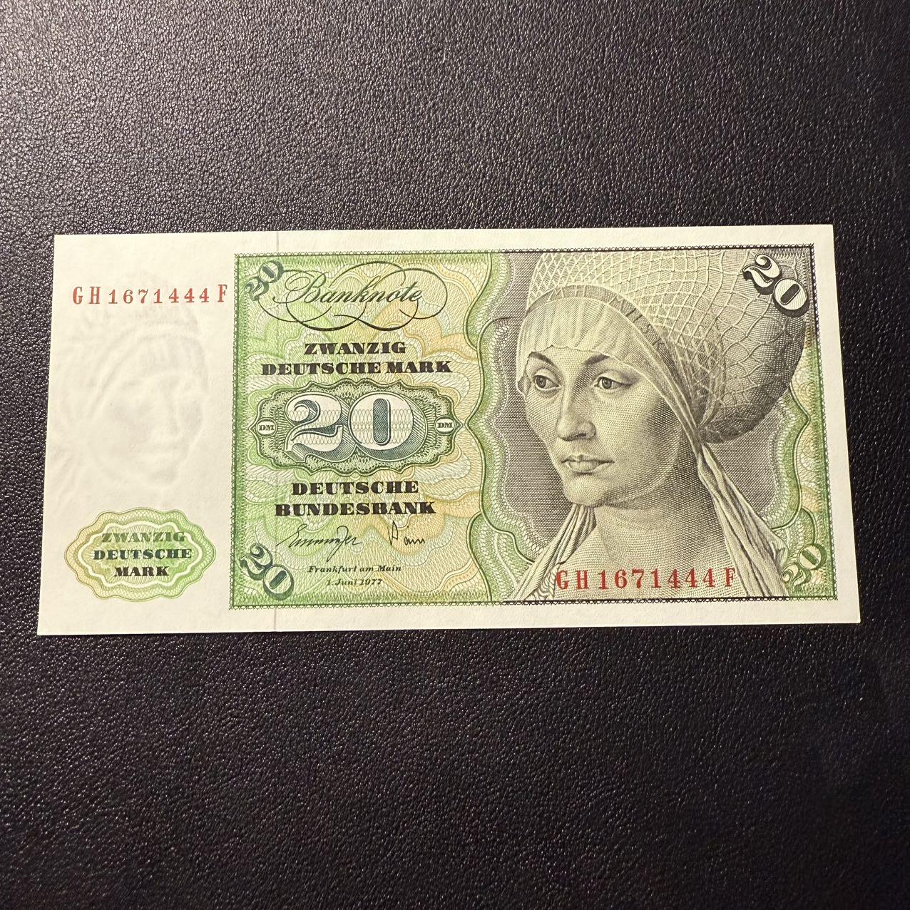 第15期 库存 德国1977年20马克 豹子号 全新unc- 
