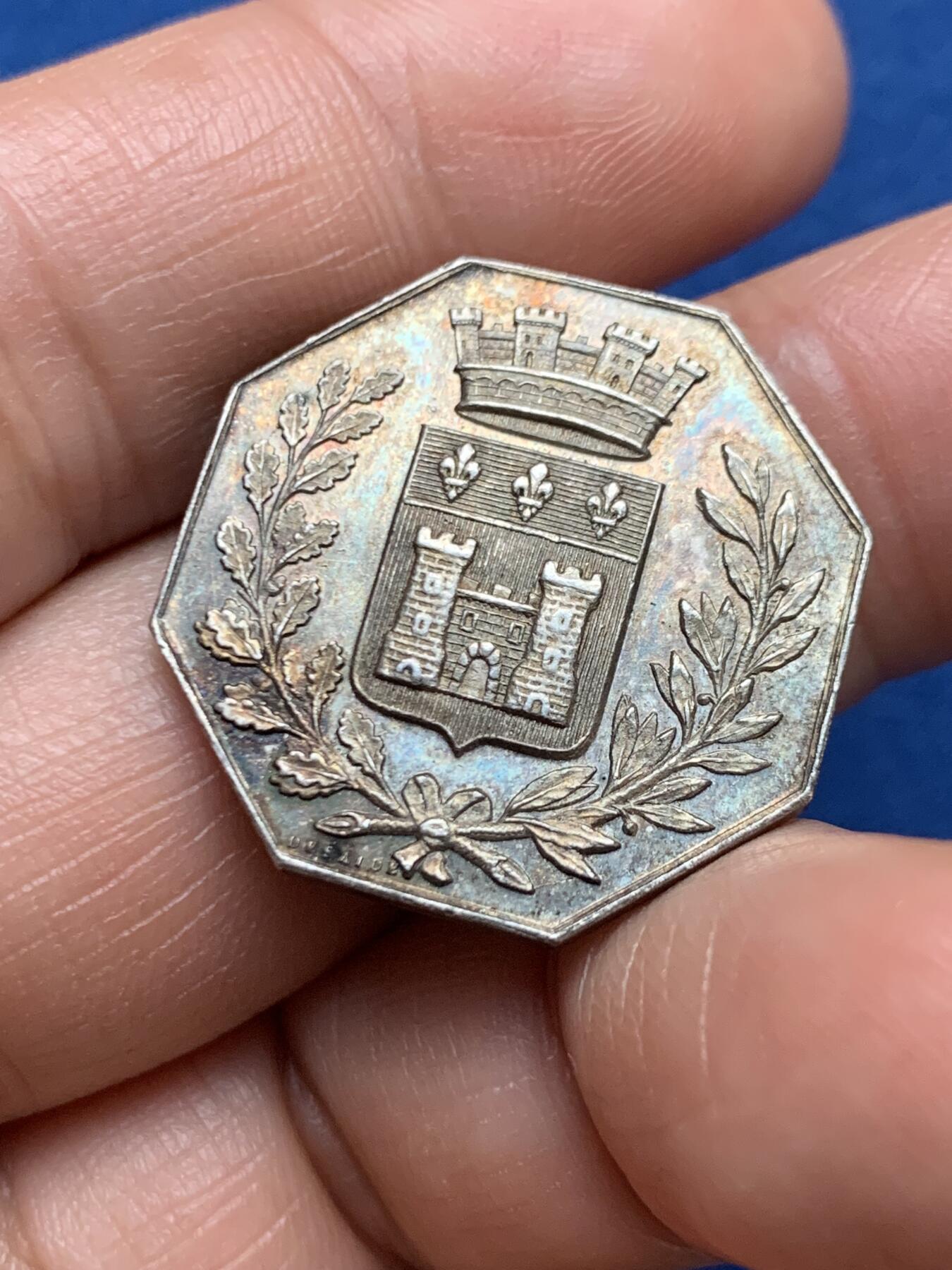 《竞宝斋》第467场 周日，周一 2场连拍 （全场包邮）欢迎送拍 法国塞纳省储蓄银行纪念八角银质代币，8.78克，25.6mm，丰饶角边铭