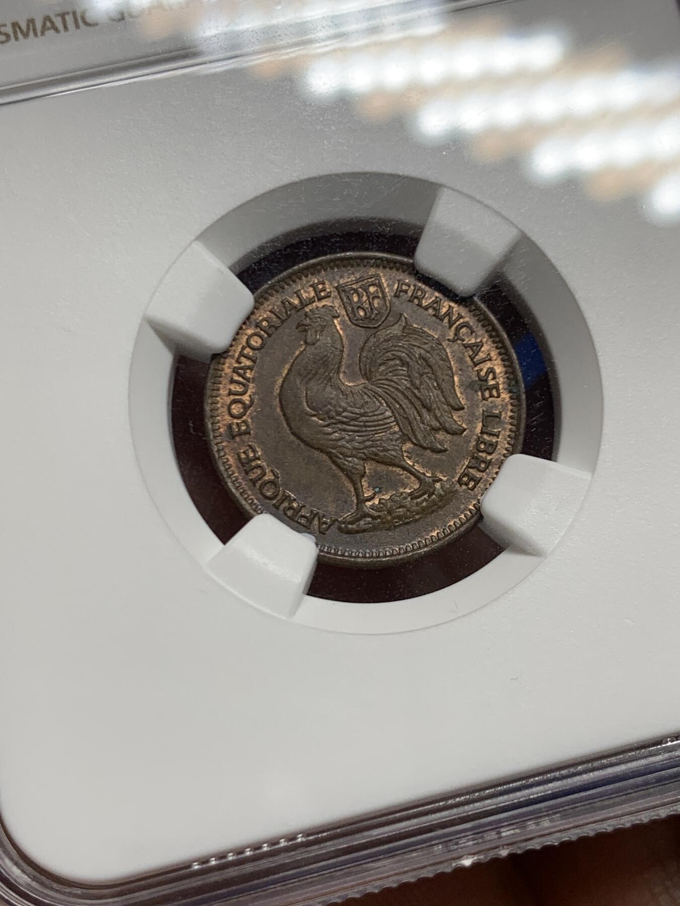 《竞宝斋》第467场 周日，周一 2场连拍 （全场包邮）欢迎送拍 NGC MS62BN 法属赤道非洲1943年小公鸡50分铜币