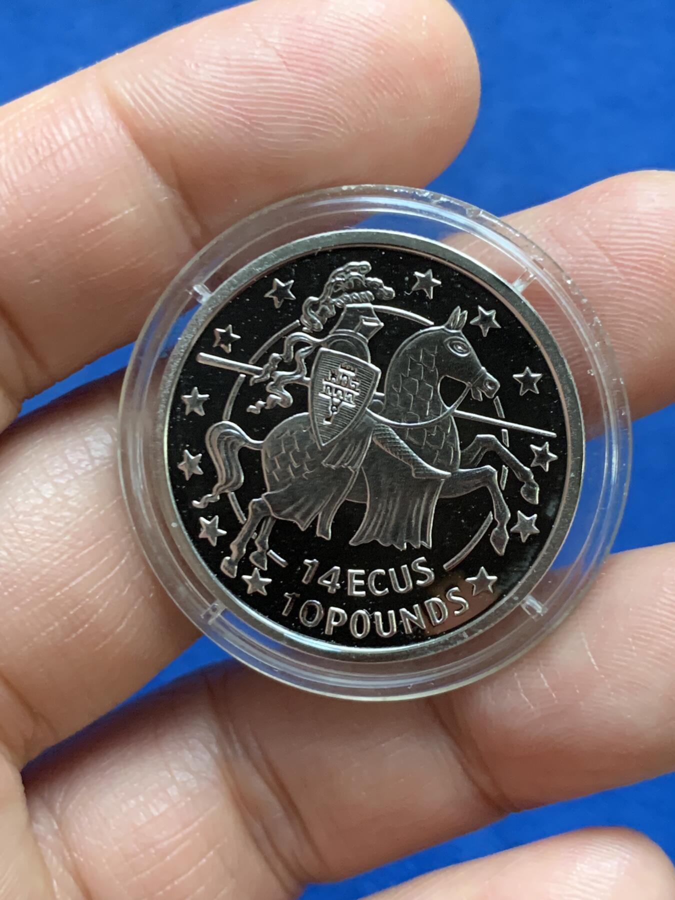 《竞宝斋》第467场 周日，周一 2场连拍 （全场包邮）欢迎送拍 直布罗陀1992年伊丽莎白二世10磅银币 925银 10g