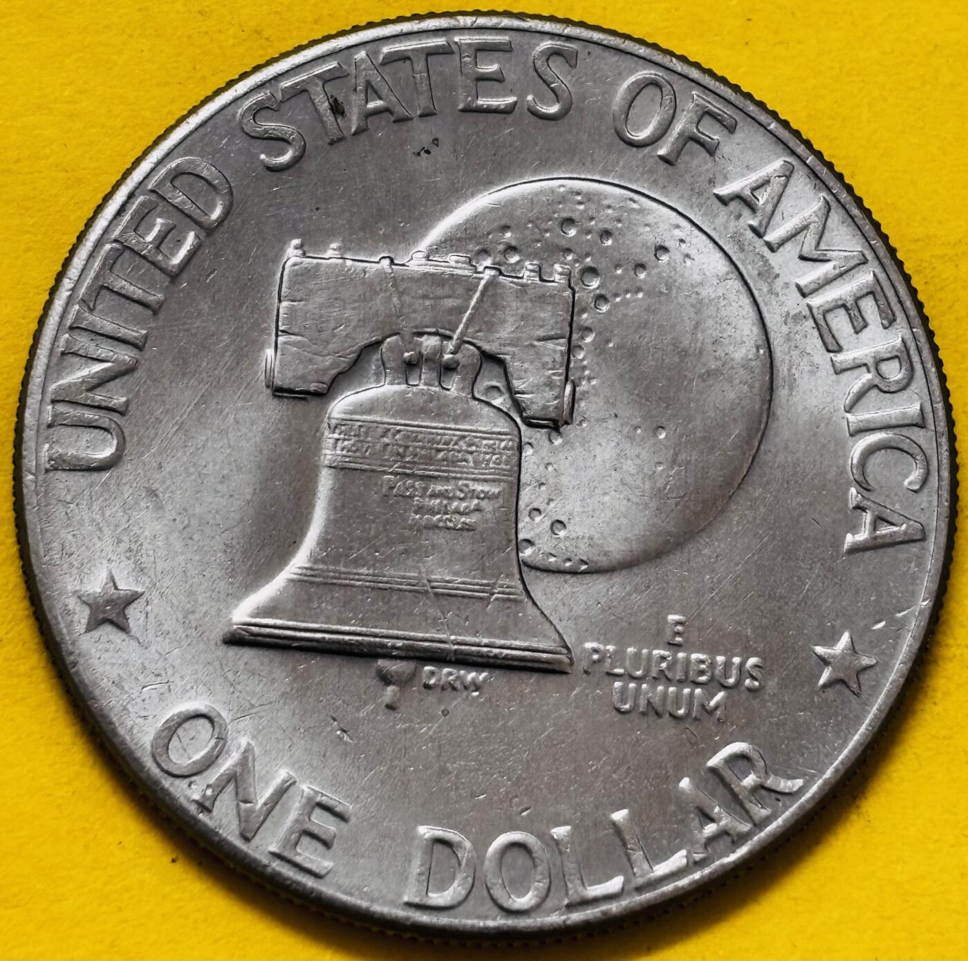 文馨钱币收藏第 295 场，（元宵场）各种银币散币纪念章，长期接代拍业务 原光好品 1976 年美国建国 200 周年一元纪念币