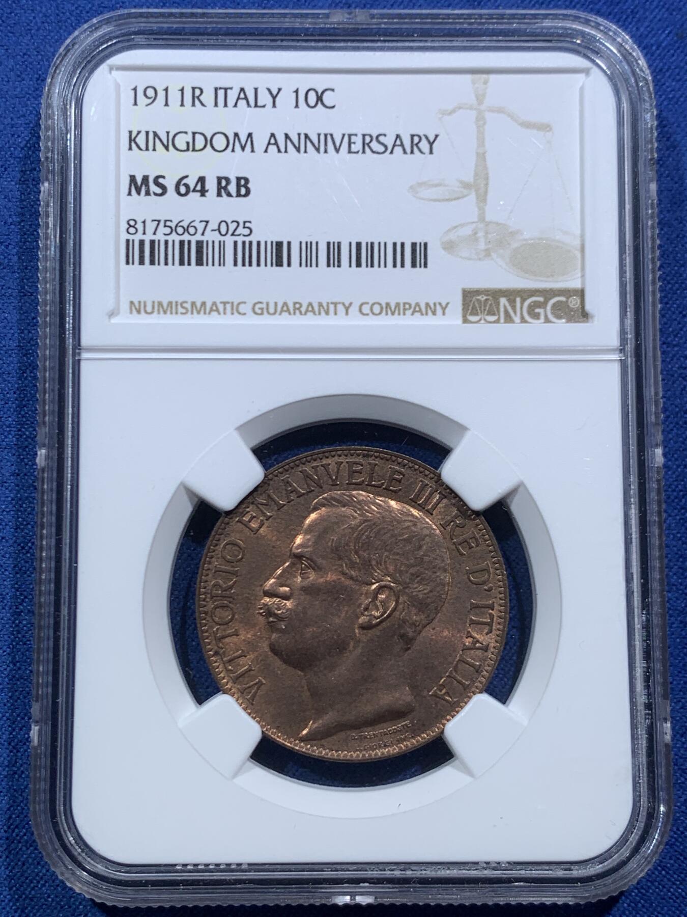 《竞宝斋》第467场 周日，周一 2场连拍 （全场包邮）欢迎送拍 NGC MS64RB 意大利伊曼纽尔三世1911年“拖奶”10分大铜币，意系铜币中的永恒经典。此枚红铜光靓丽，接近RD级别，实物观感非常好。