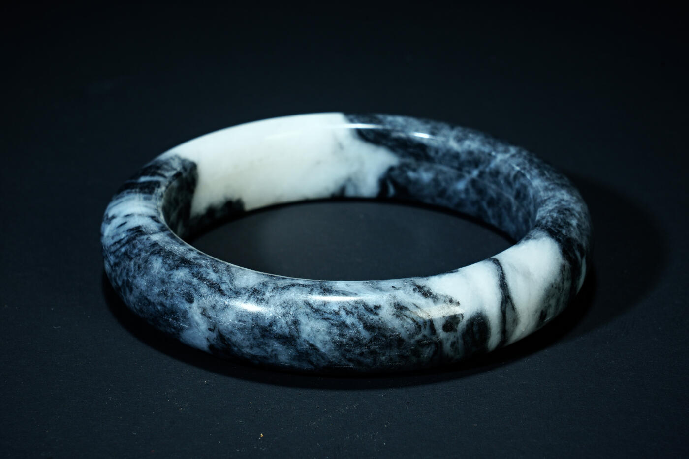 上海都达杂项专场四十四【全场包邮】  天然墨玉手镯91-79