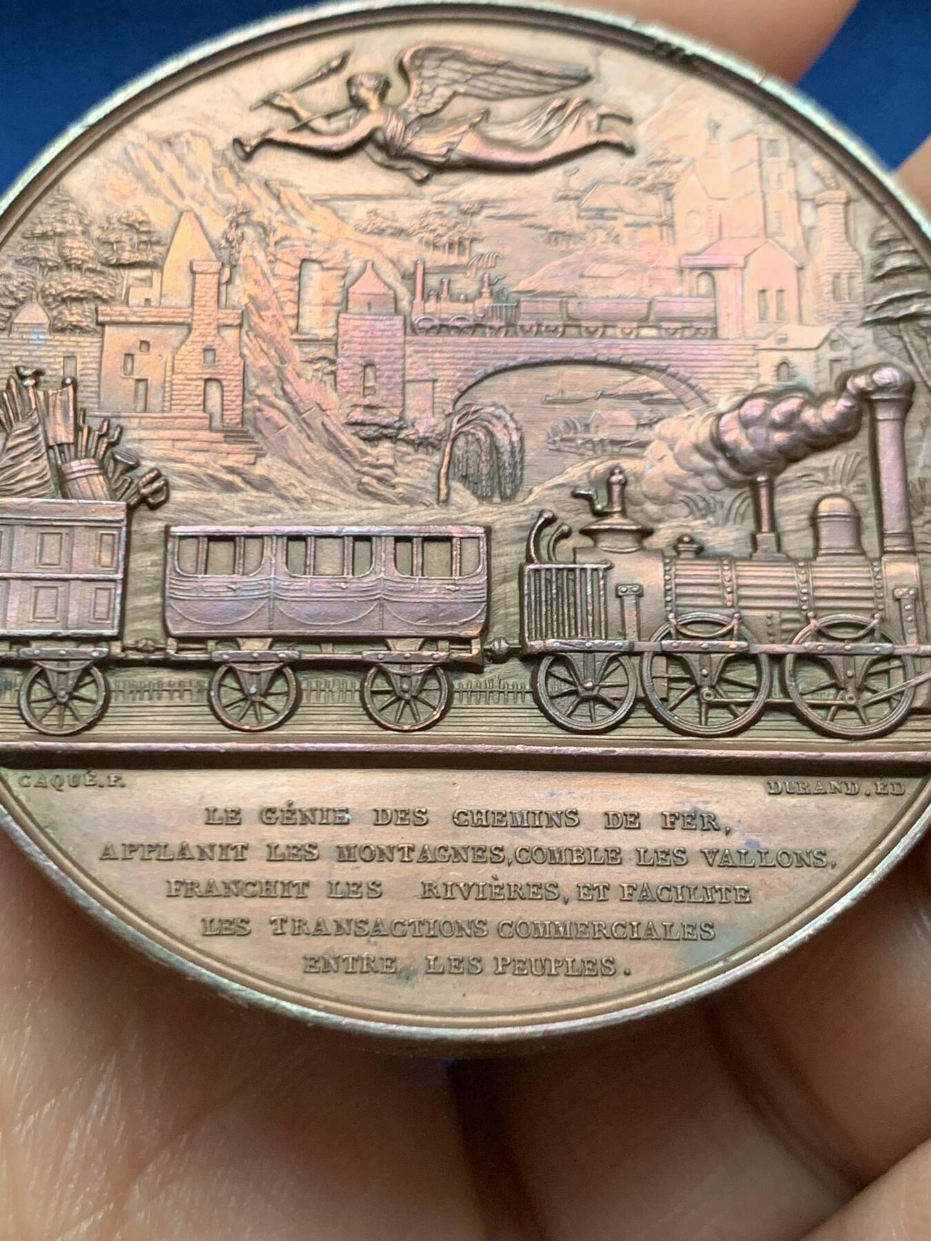 《竞宝斋》第467场 周日，周一 2场连拍 （全场包邮）欢迎送拍 1843年法国荣耀科学家和工业家艺术大奖章，该章由著名雕刻家Caque设计雕刻，稀见品，值得收藏，双面高浮雕，雕刻精细，直径：52.2mm，重：73.75g，船首铜标边铭。