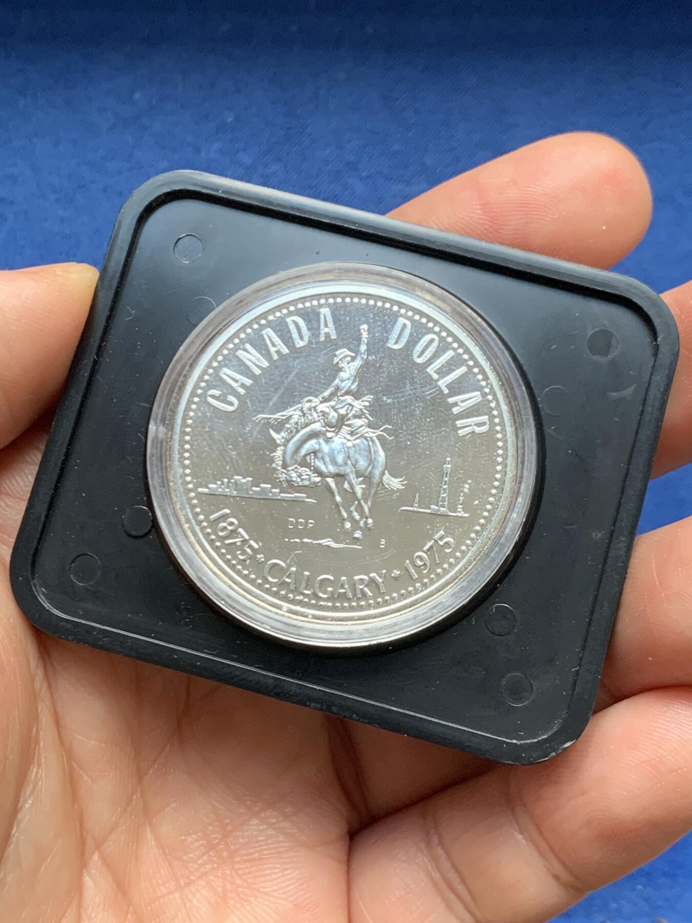 《竞宝斋》第467场 周日，周一 2场连拍 （全场包邮）欢迎送拍 加拿大1975年卡尔加里骑警队成立100周年1元银币