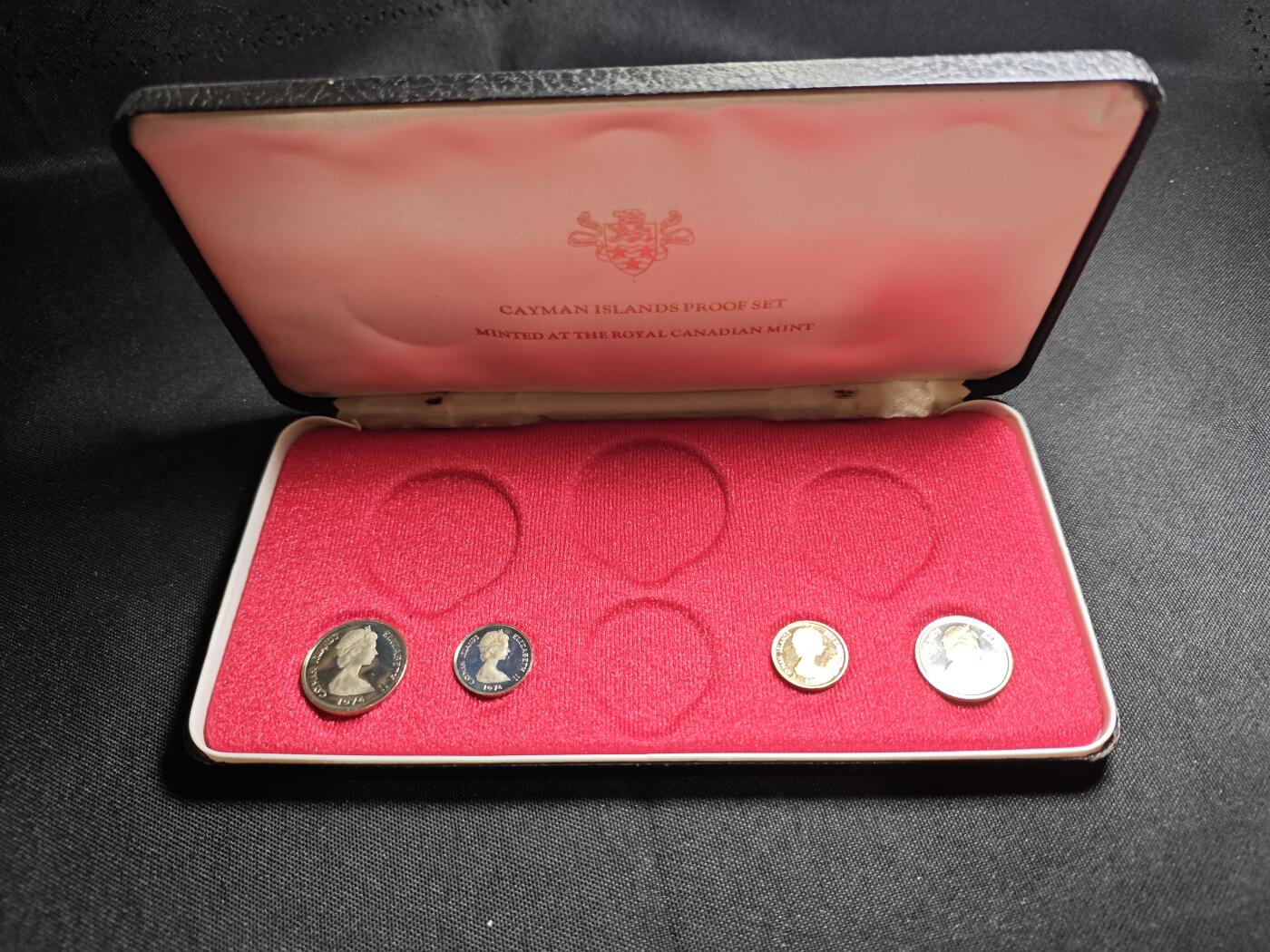 KK钱币收藏小铺   套币 批量/好品散币专场 2月预留时间 周末发货  1974开曼群岛铜镍精制套币