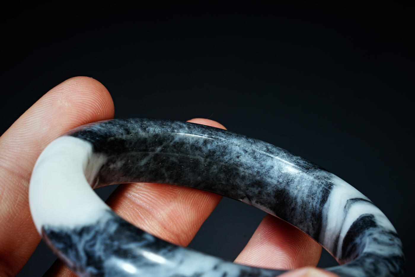 上海都达杂项专场四十四【全场包邮】  天然墨玉手镯91-79