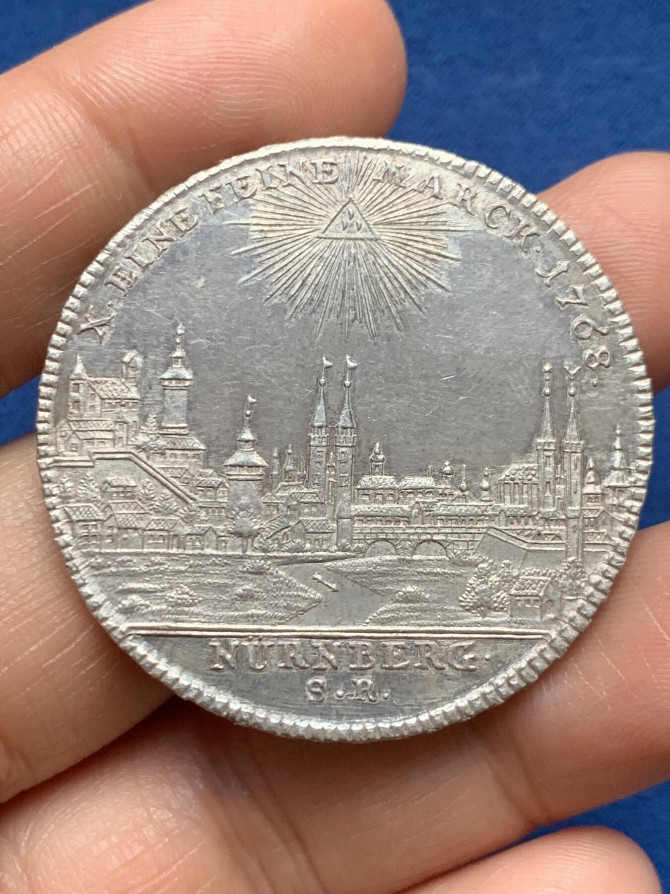 《竞宝斋》第467场 周日，周一 2场连拍 （全场包邮）欢迎送拍 德国1768年纽伦堡市景观泰勒，细节保存得不错，可惜底板有刮痕