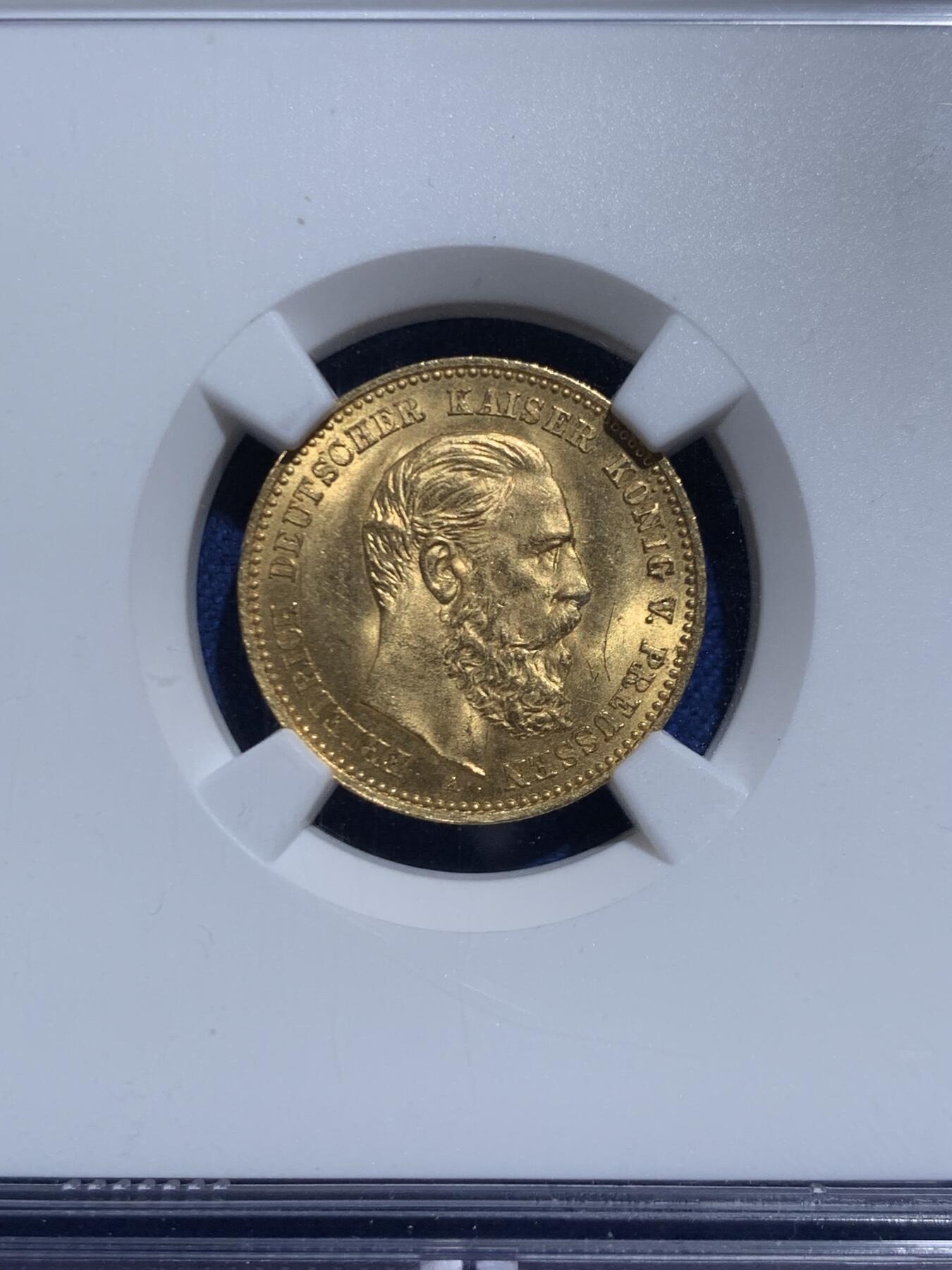 《竞宝斋》第467场 周日，周一 2场连拍 （全场包邮）欢迎送拍 NGC MS65 德国1888年三皇10马克金币 腓特烈三世 900金 3.98克 吉利年份 GEM品相难得