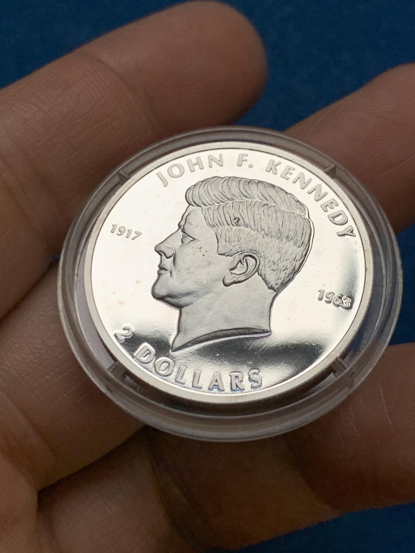 《竞宝斋》第467场 周日，周一 2场连拍 （全场包邮）欢迎送拍 库克2003年约翰·F·肯尼迪逝世40周年纪念银币 999银 9.89g