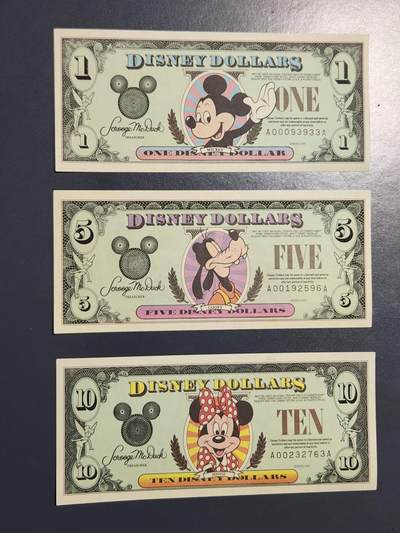 3月2号晚上8点 外国纸币自动截拍第33场 - 迪士尼1995年1/5/10极美品一套