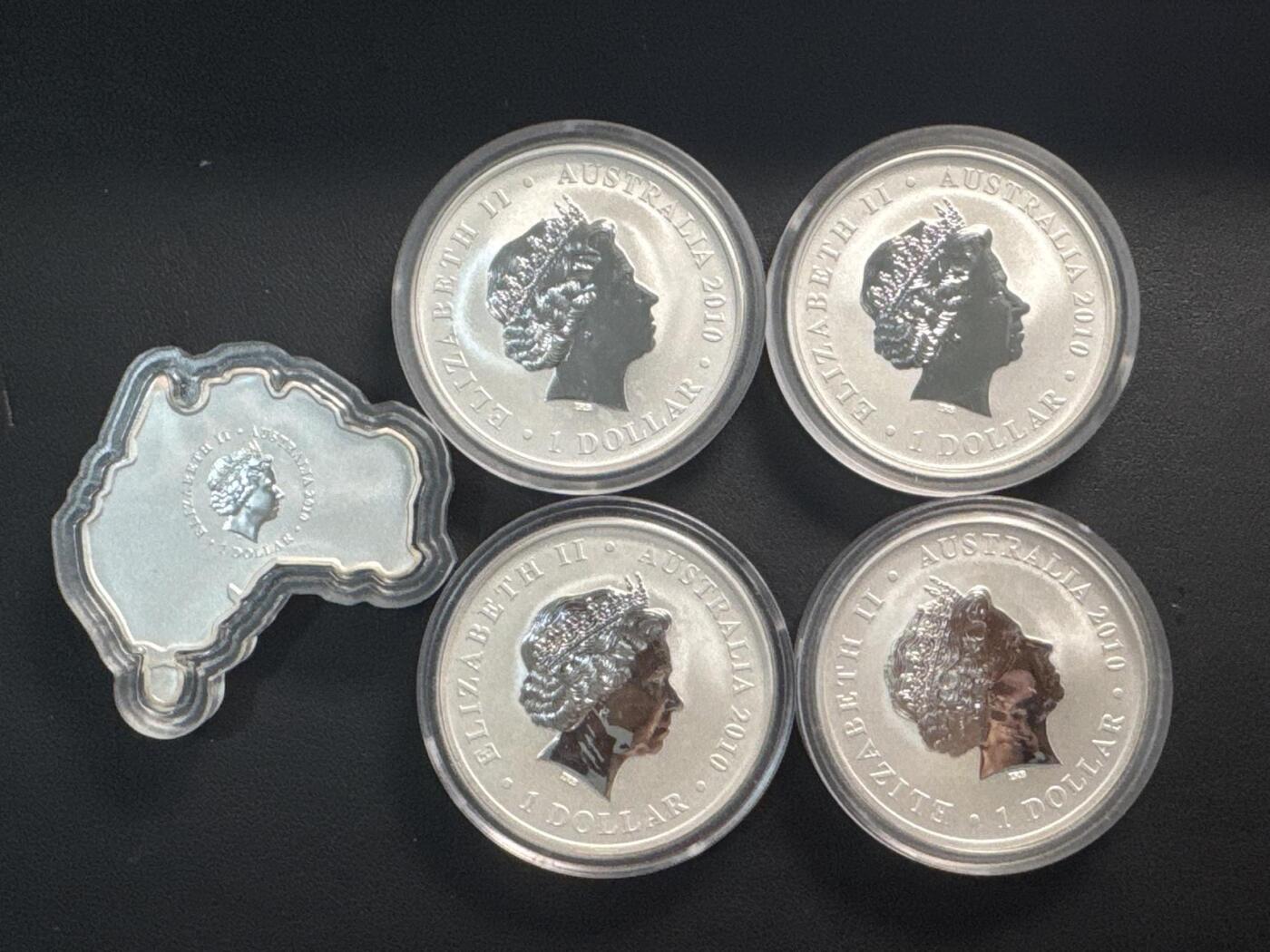 ❤️【币观天下】❤️ 第343期钱币秒杀拍卖场- 2026.3.6周五晚上6点半场 长期征集拍品  2010年上海世博会澳洲馆彩色银币套装，一共5枚1盎司999银币，包括4枚圆形彩色银币，1枚异形澳大利亚地图彩色银币，盒证齐全，品相全新