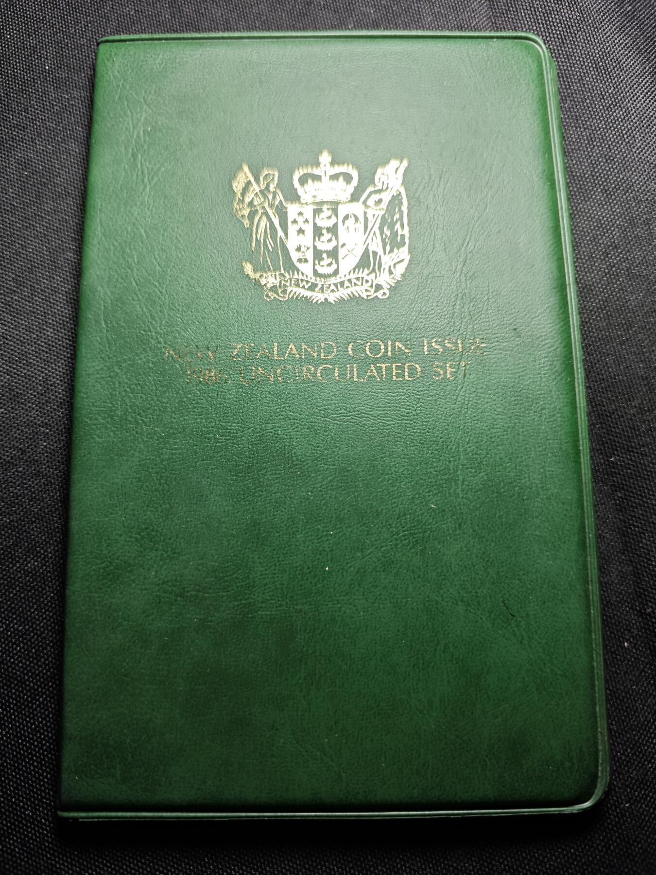 KK钱币收藏小铺   套币 批量/好品散币专场 2月预留时间 周末发货  1986新西兰大小面值清年 鸟主题一套 含1元克朗形纪念币