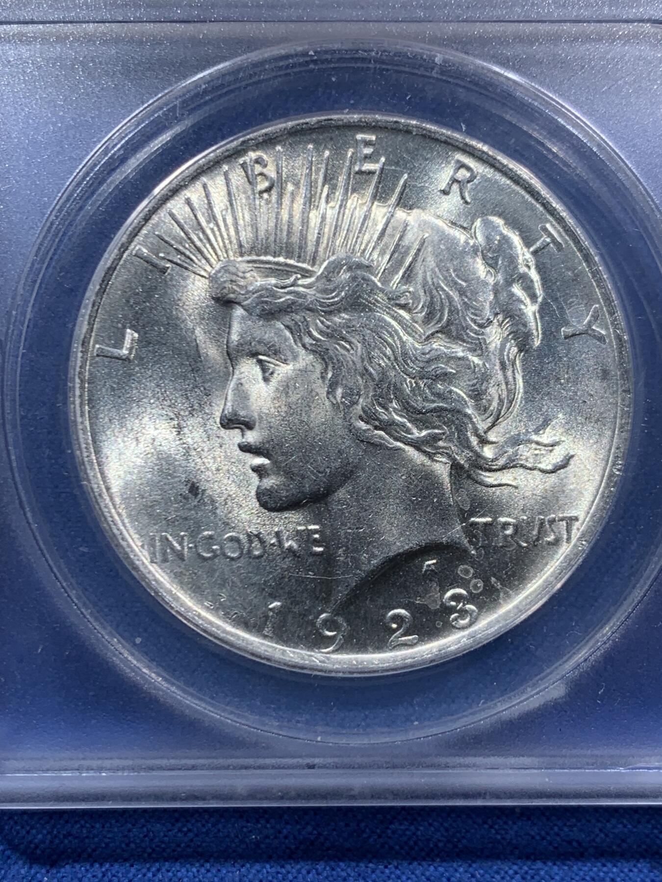 《竞宝斋》第467场 周日，周一 2场连拍 （全场包邮）欢迎送拍 ANACS MS63 美国1923年和平银币 霜感很不错