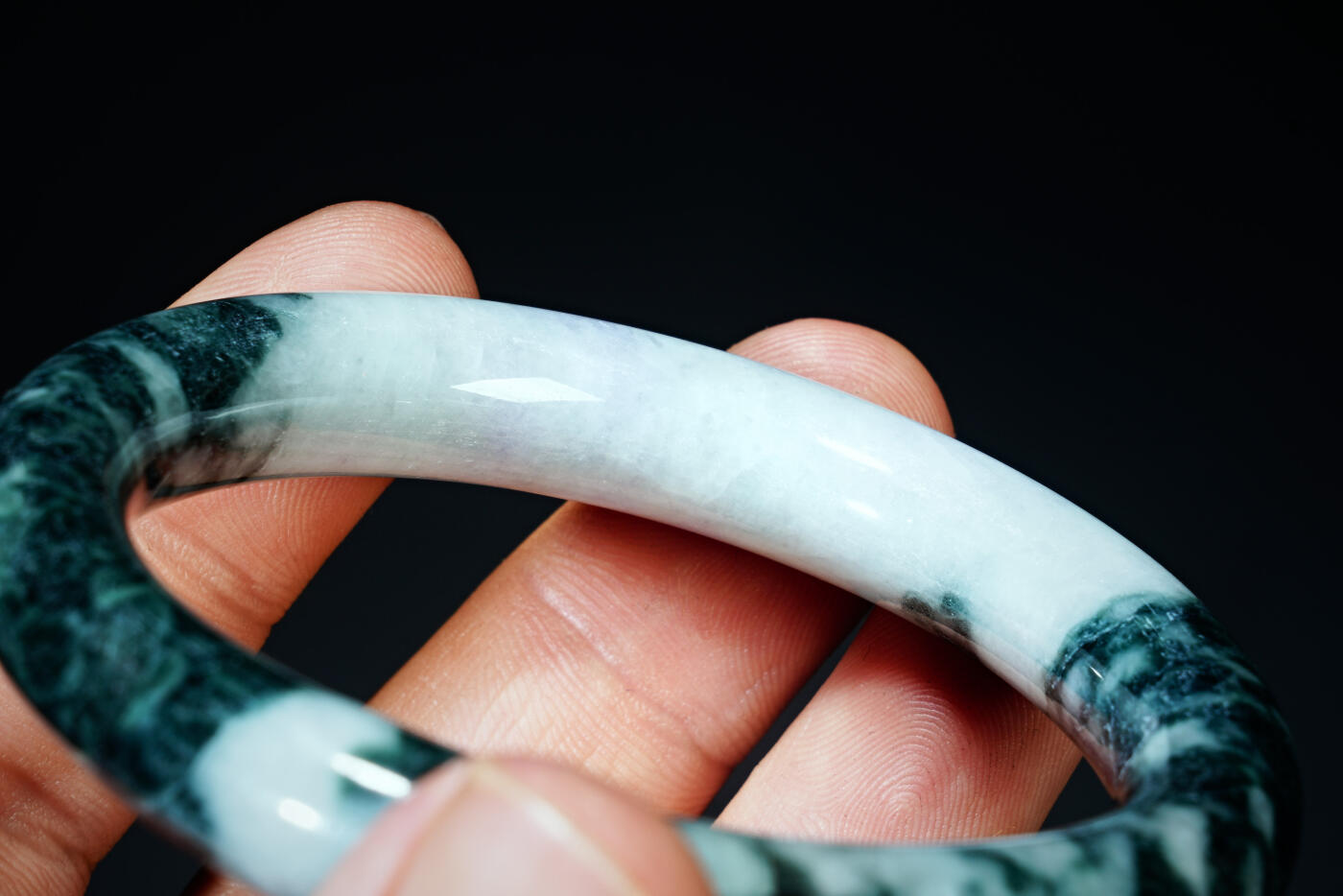 上海都达杂项专场四十四【全场包邮】  天然冰绿花翡翠（A货）圆条手镯 附鉴定证书91-73