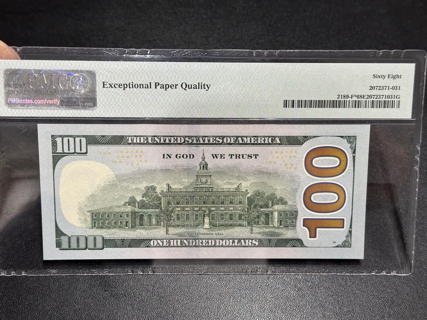 《外钞收藏家》第六百一十四期（精选场）（长期征集拍品、欢迎藏友们联系合作） 2017年美国彩版100美元 狮子号6666 补号 PMG68