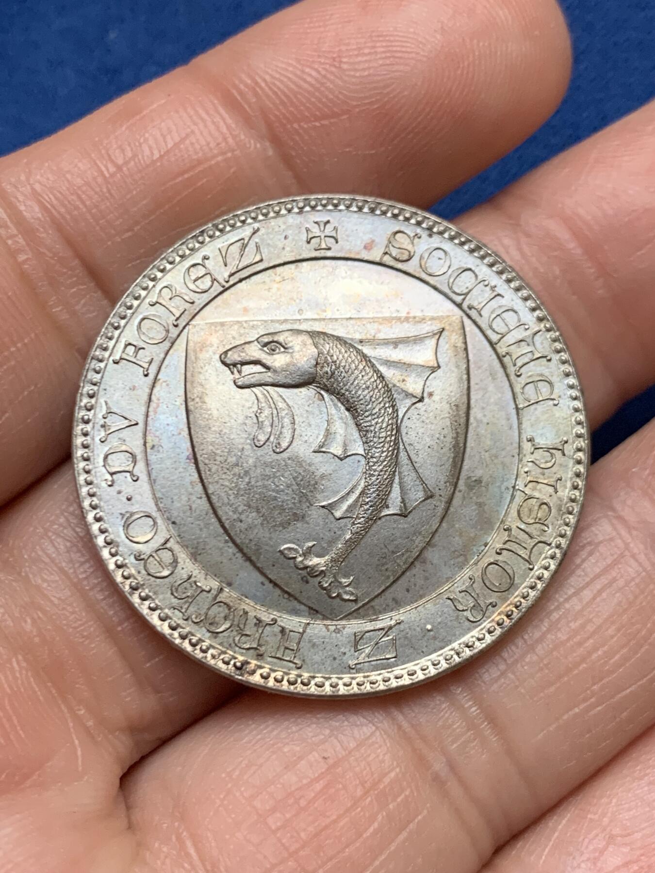 《竞宝斋》第467场 周日，周一 2场连拍 （全场包邮）欢迎送拍 法国弗雷兹考古协会银质代币 丰饶角1银标 15.25克 33.5mm