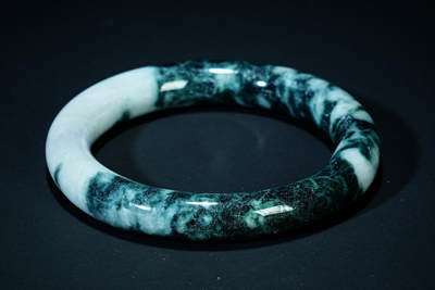 上海都达杂项专场四十四【全场包邮】  - 天然冰绿花翡翠（A货）圆条手镯 附鉴定证书91-73