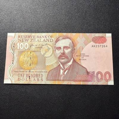第15期 库存 - 新西兰 1992年 100 全新unc