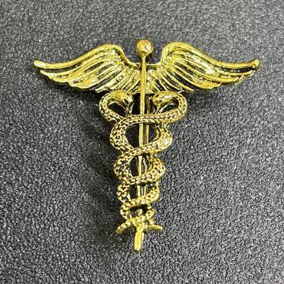 西秦中古拍卖第七十九期  - 欧美医疗兵徽章 金色
