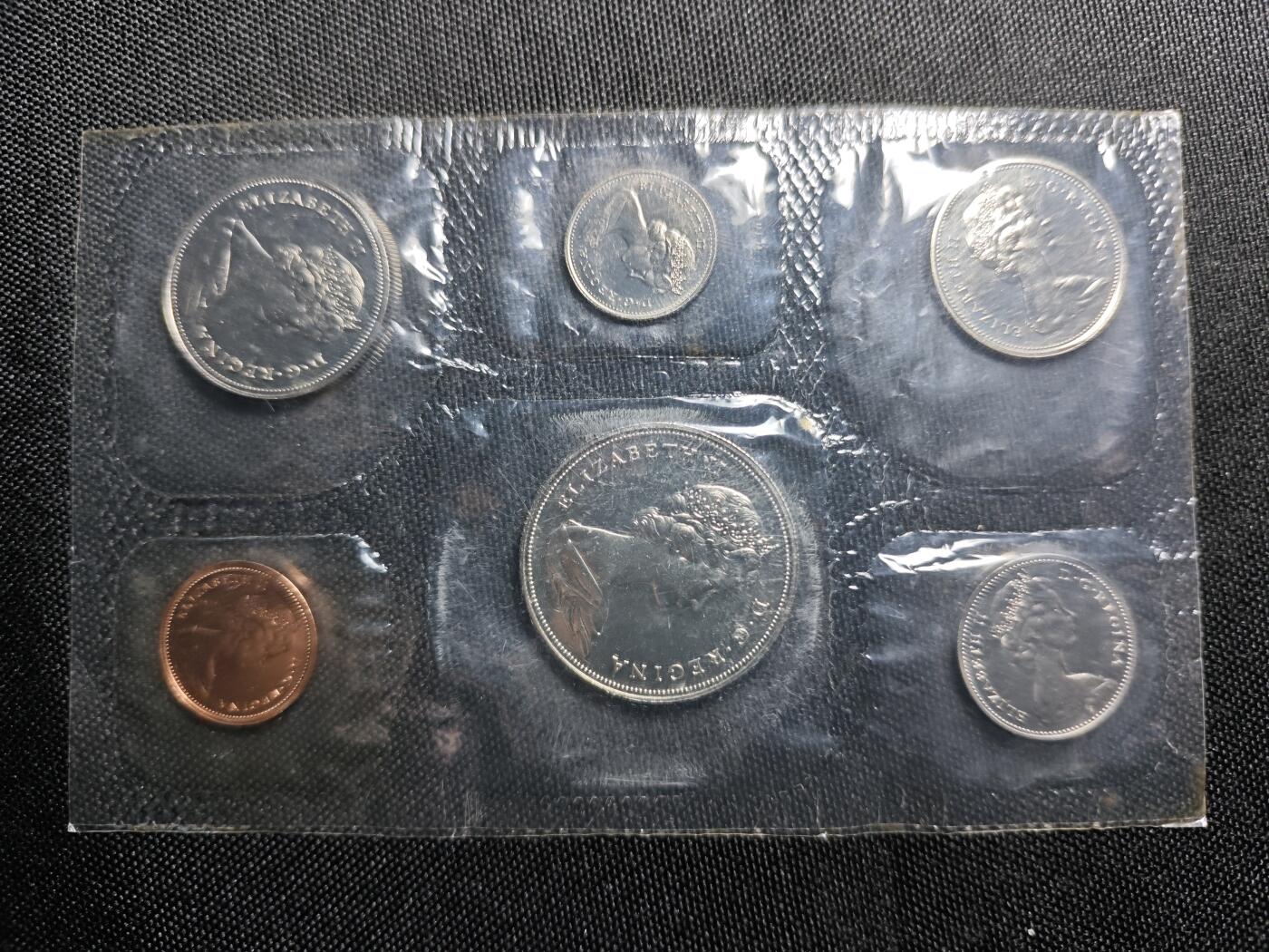 KK钱币收藏小铺   套币 批量/好品散币专场 2月预留时间 周末发货  1971加拿大大小面值清年一套 含1元纪念币