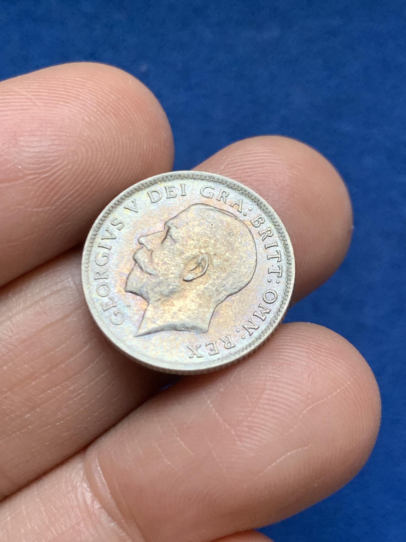 《竞宝斋》第467场 周日，周一 2场连拍 （全场包邮）欢迎送拍 英国 1920年 乔治五世 站狮6便士 银币 包浆漂亮