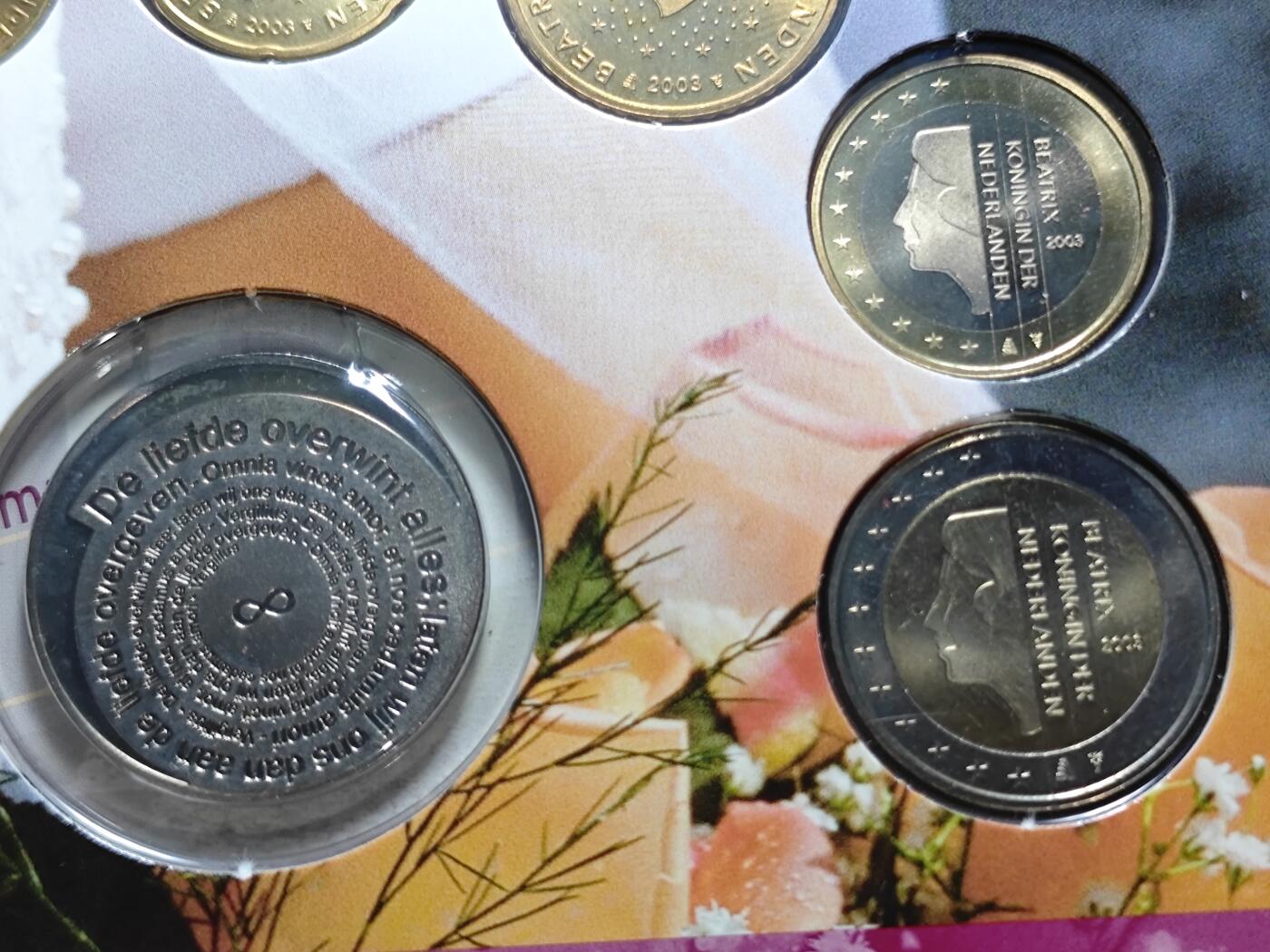 KK钱币收藏小铺   套币 批量/好品散币专场 2月预留时间 周末发货 2003年欧洲运动会纪念 荷兰欧元大小面值清年一套 带纪念章!