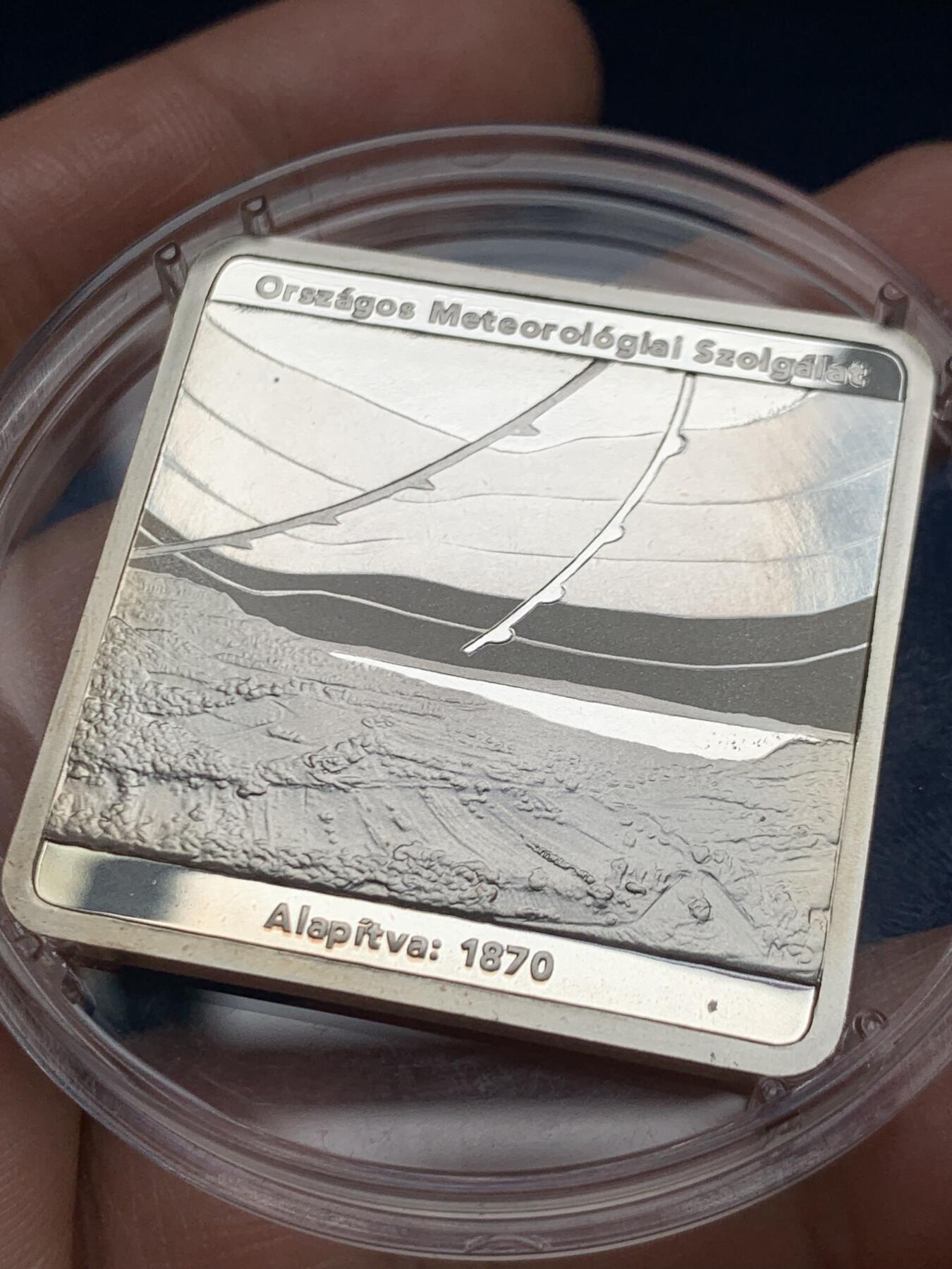 《竞宝斋》第467场 周日，周一 2场连拍 （全场包邮）欢迎送拍 匈牙利2020年气象服务150周年10000福林精制纪念银币，发行量5000枚，925银，重31.2克，1盎司，原盒