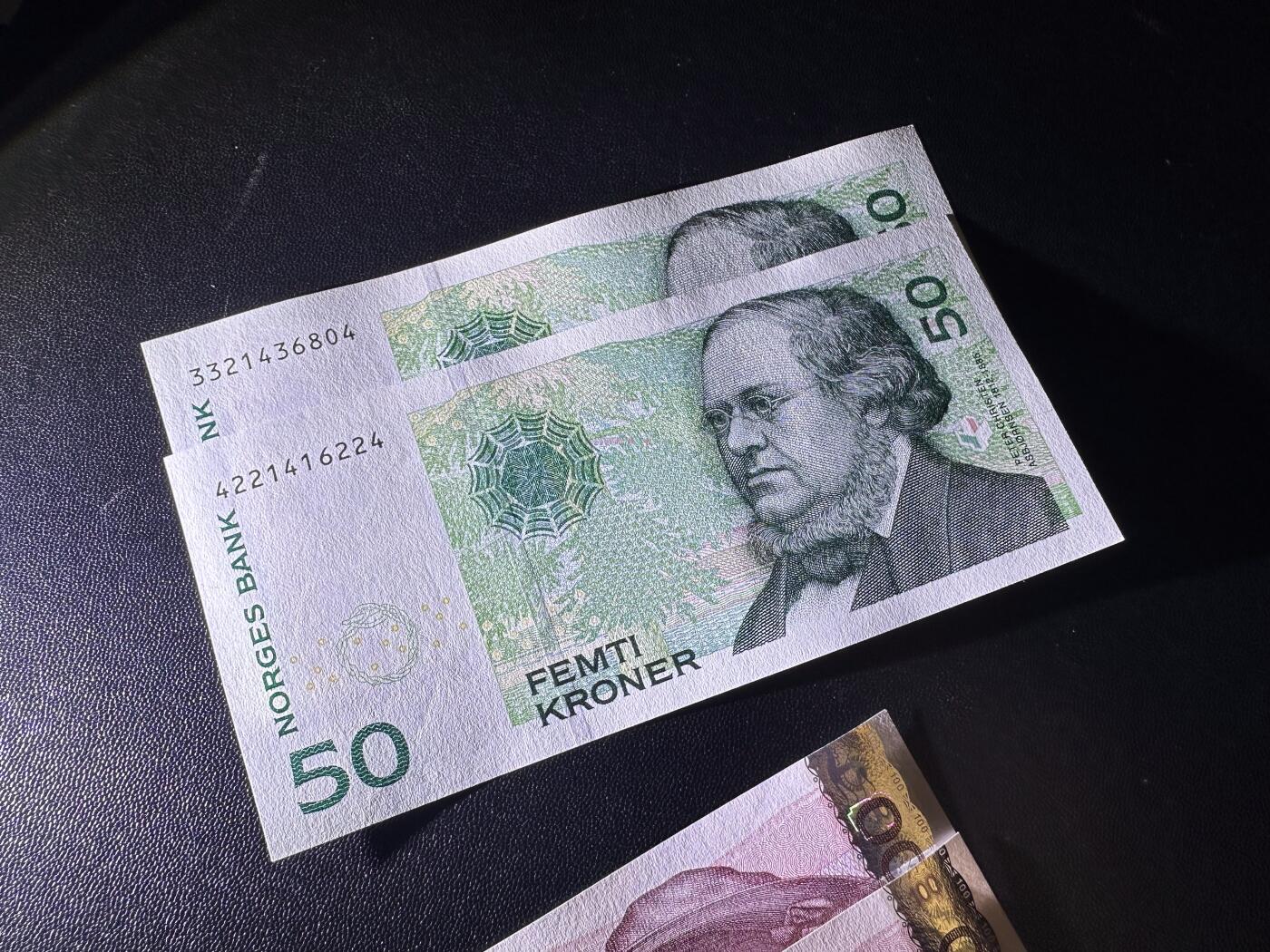 《外钞收藏家》第六百一十四期（精选场）（长期征集拍品、欢迎藏友们联系合作）