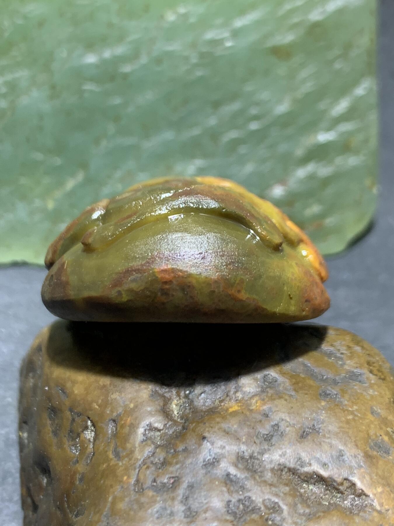 精美亚光冰飘战国红玛瑙手工俏色巧雕鼠来宝吊坠一个，