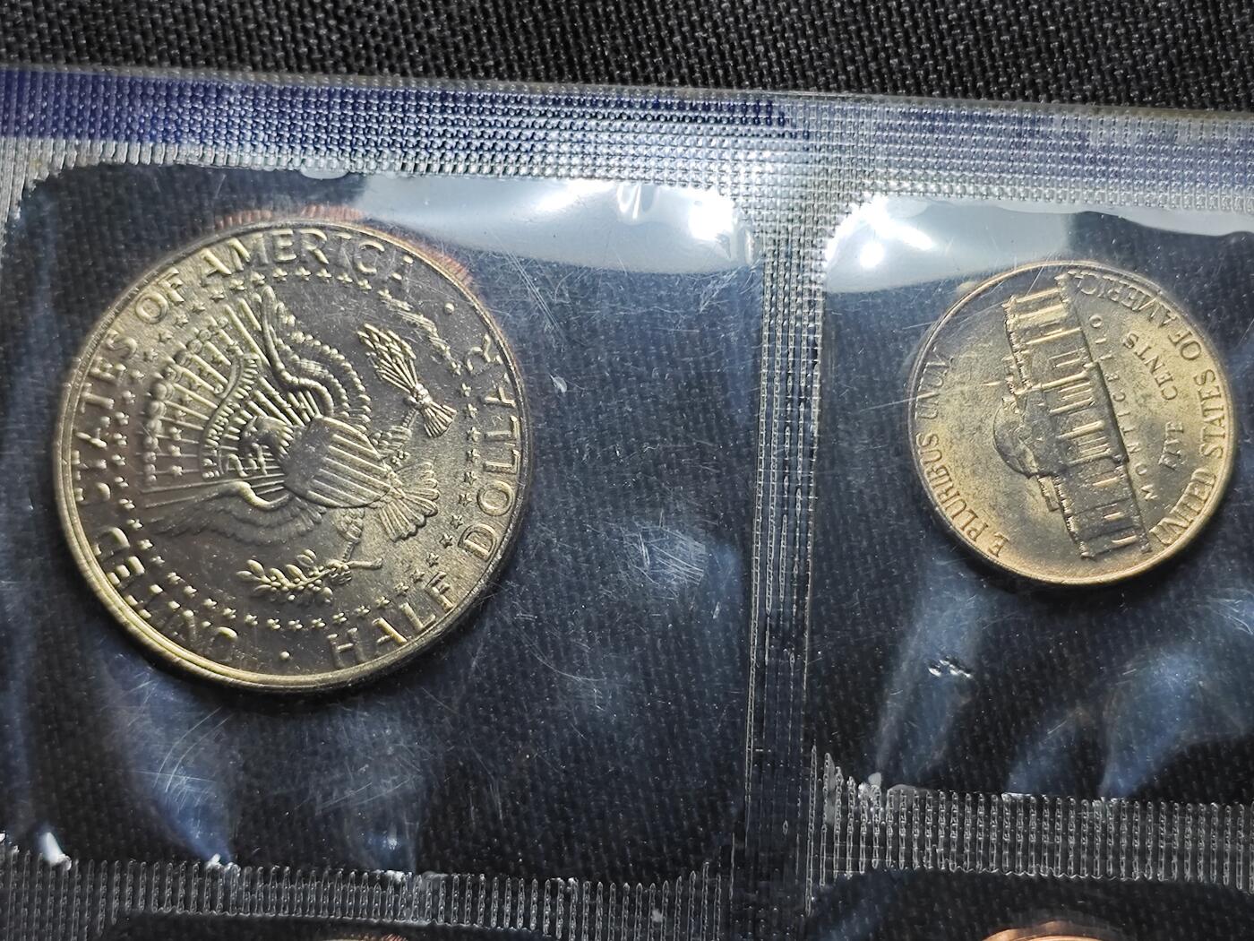 KK钱币收藏小铺   套币 批量/好品散币专场 2月预留时间 周末发货  1986美国大小面值清年一套 含造币厂纪念章