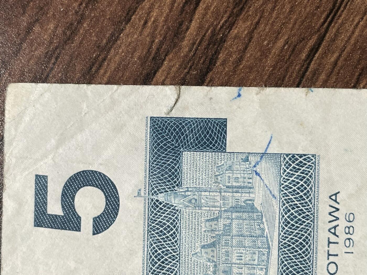 加拿大 1986-89版 5、10元