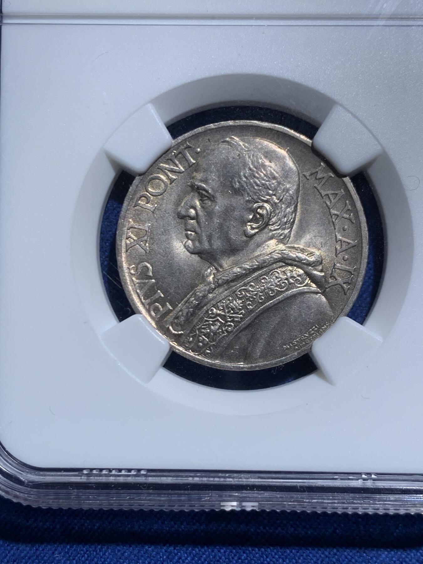 《竞宝斋》第467场 周日，周一 2场连拍 （全场包邮）欢迎送拍 NGC MS64 梵蒂冈1930年教皇10里拉银币