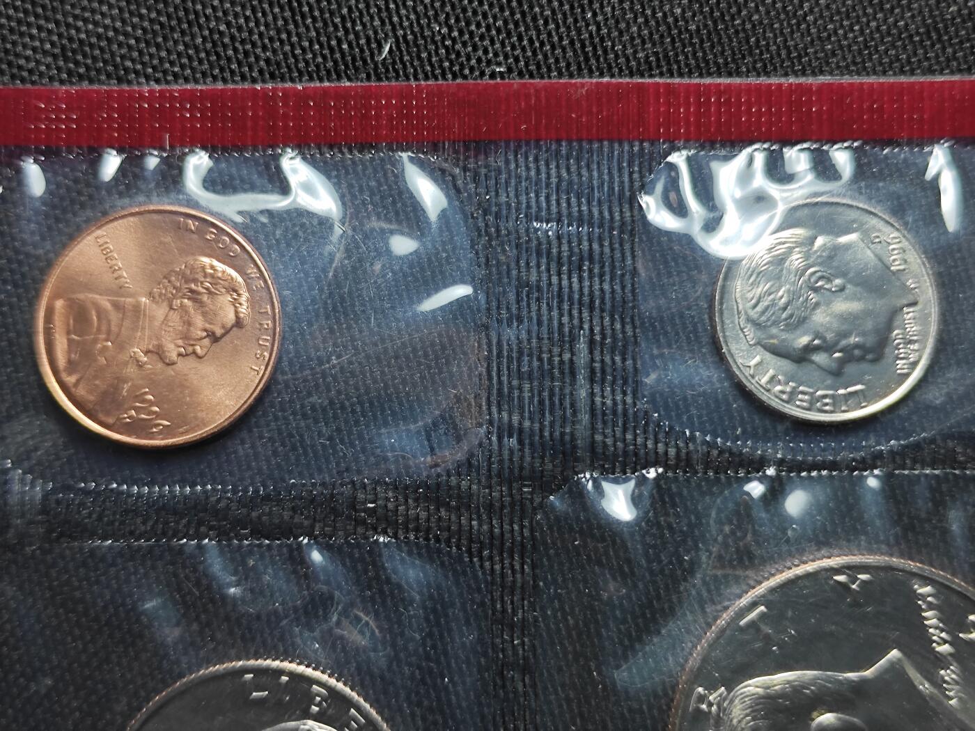 KK钱币收藏小铺   套币 批量/好品散币专场 2月预留时间 周末发货   1986美国大小面值清年一套 含造币厂纪念章