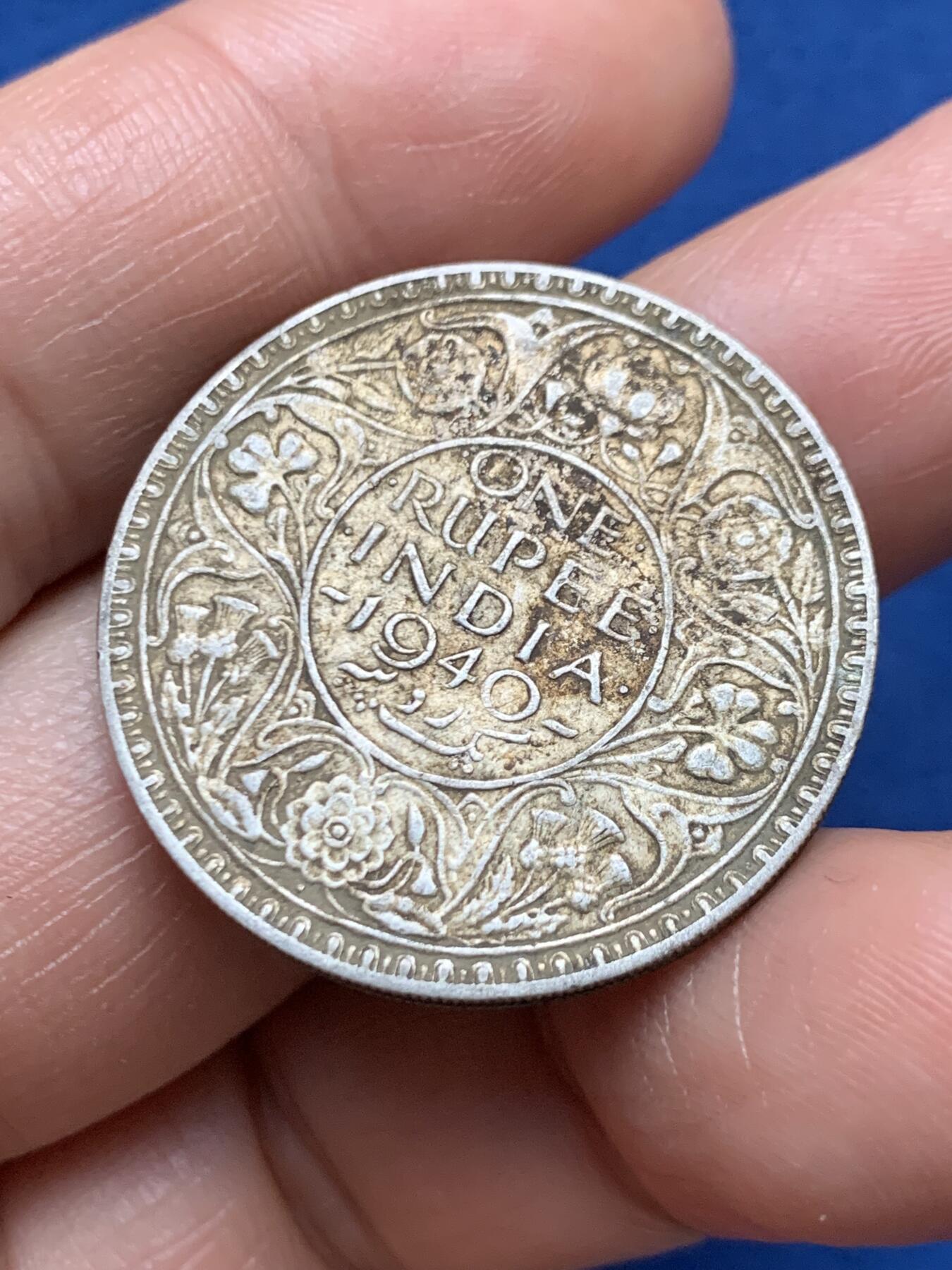 《竞宝斋》第467场 周日，周一 2场连拍 （全场包邮）欢迎送拍 英属印度1940年乔六1卢比银币，打制清晰，双面老味道