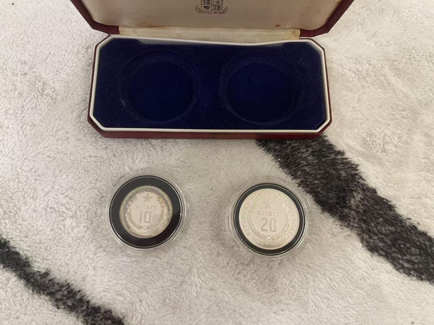 ❤️【币观天下】❤️ 第343期钱币秒杀拍卖场- 2026.3.6周五晚上6点半场 长期征集拍品  马达加斯加1978年FAO世界粮农组织纪念银币2枚套 品相如图 少见