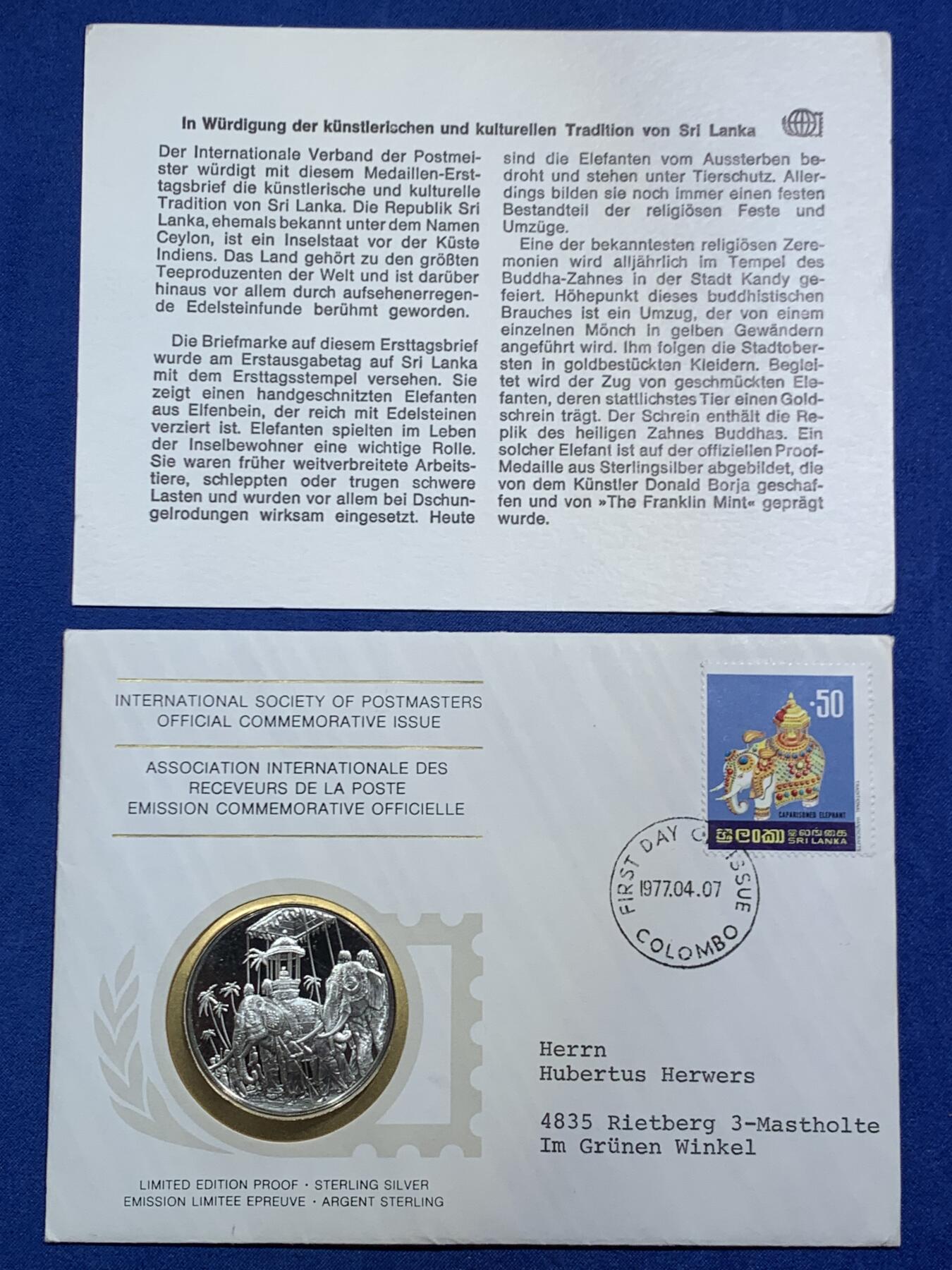 《竞宝斋》第467场 周日，周一 2场连拍 （全场包邮）欢迎送拍 1977年国际邮政局长协会发行纪念章，首日封为斯里兰卡宝石大象，由艺术家唐纳德·博尔哈设计，富兰克林造币厂铸造，重20.5克，标准925银