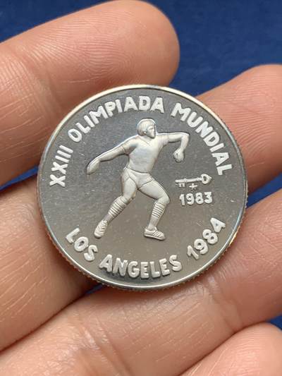 《竞宝斋》第467场 周日，周一 2场连拍 （全场包邮）欢迎送拍 - 古巴1983年洛杉矶奥运会-铁饼5比索银币 12g 999银