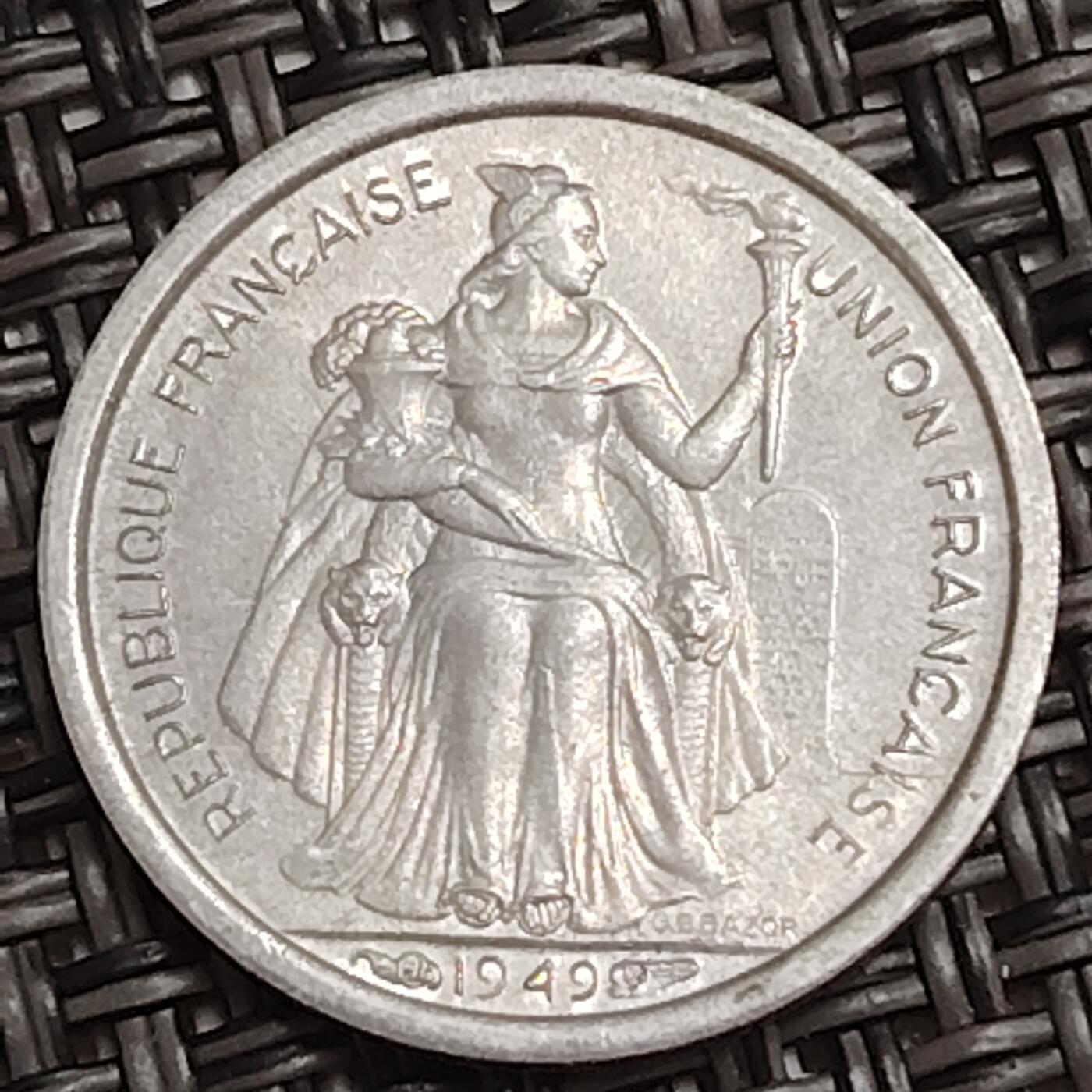 布加迪🐬～世界钱币(上海)🌾第 278 期 /  各国套币和散币 新客里多尼亚 1949年 50分铝币 ～C1