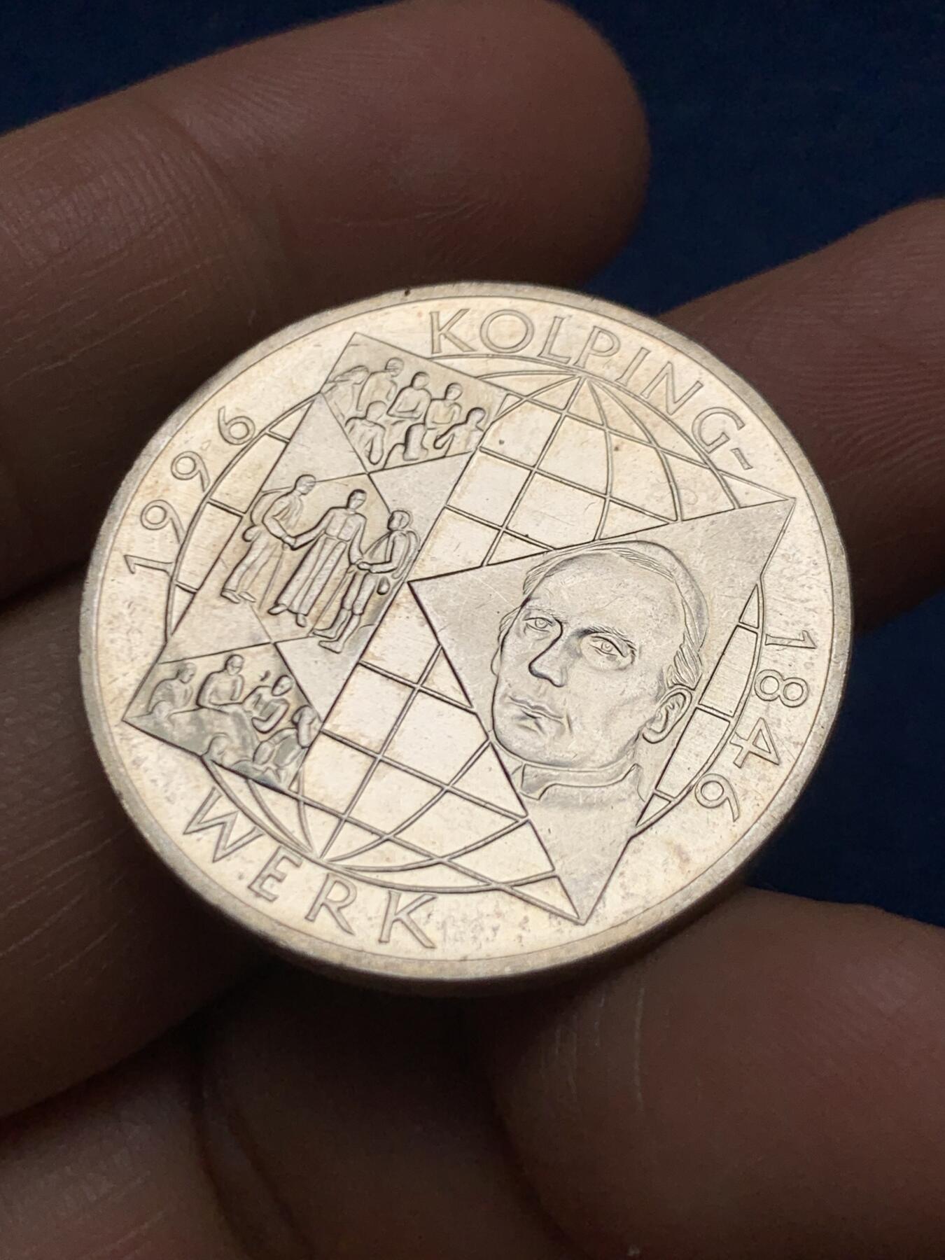 《竞宝斋》第467场 周日，周一 2场连拍 （全场包邮）欢迎送拍 德国1996年Kolpingwerk（国际天主教协会）150周年10马克纪念银币 625银 15.4克