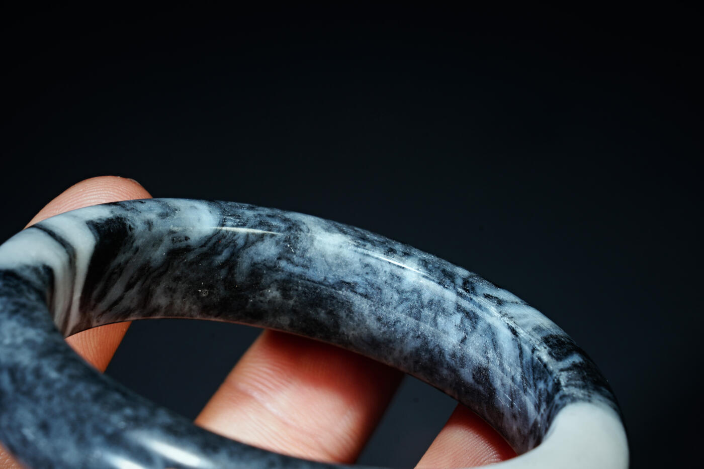 上海都达杂项专场四十四【全场包邮】  天然墨玉手镯91-79