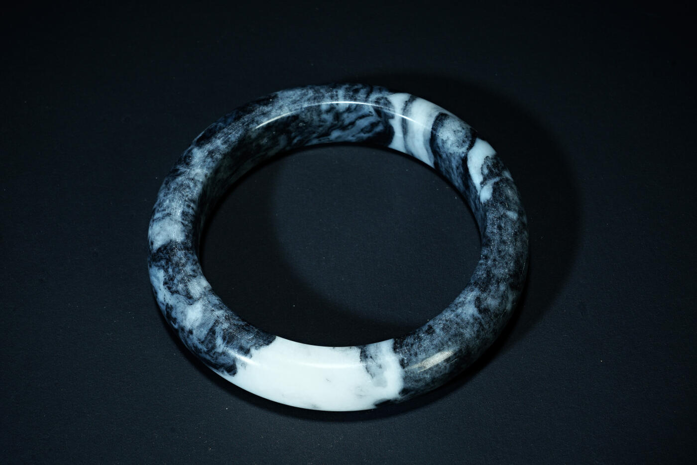 上海都达杂项专场四十四【全场包邮】  天然墨玉手镯91-79