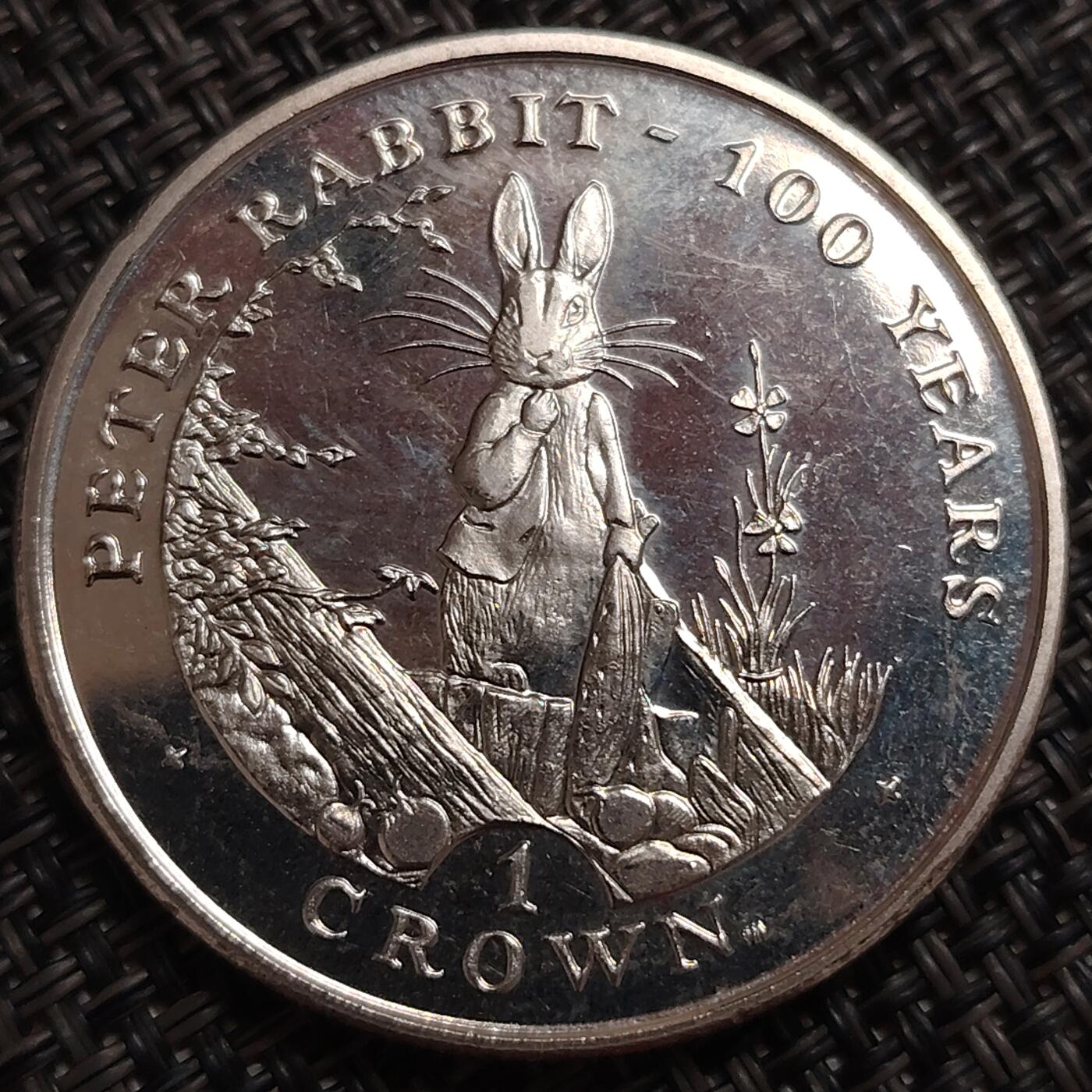 布加迪🐬～世界钱币(上海)🌾第 278 期 /  各国套币和散币 直布罗陀🇬🇮 2002年 1克朗 纪念彼得兔100周年