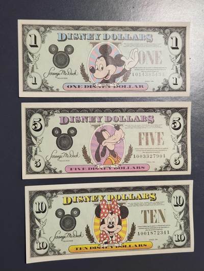 3月2号晚上8点 外国纸币自动截拍第33场 - 迪士尼1994年1/5/10近新一套