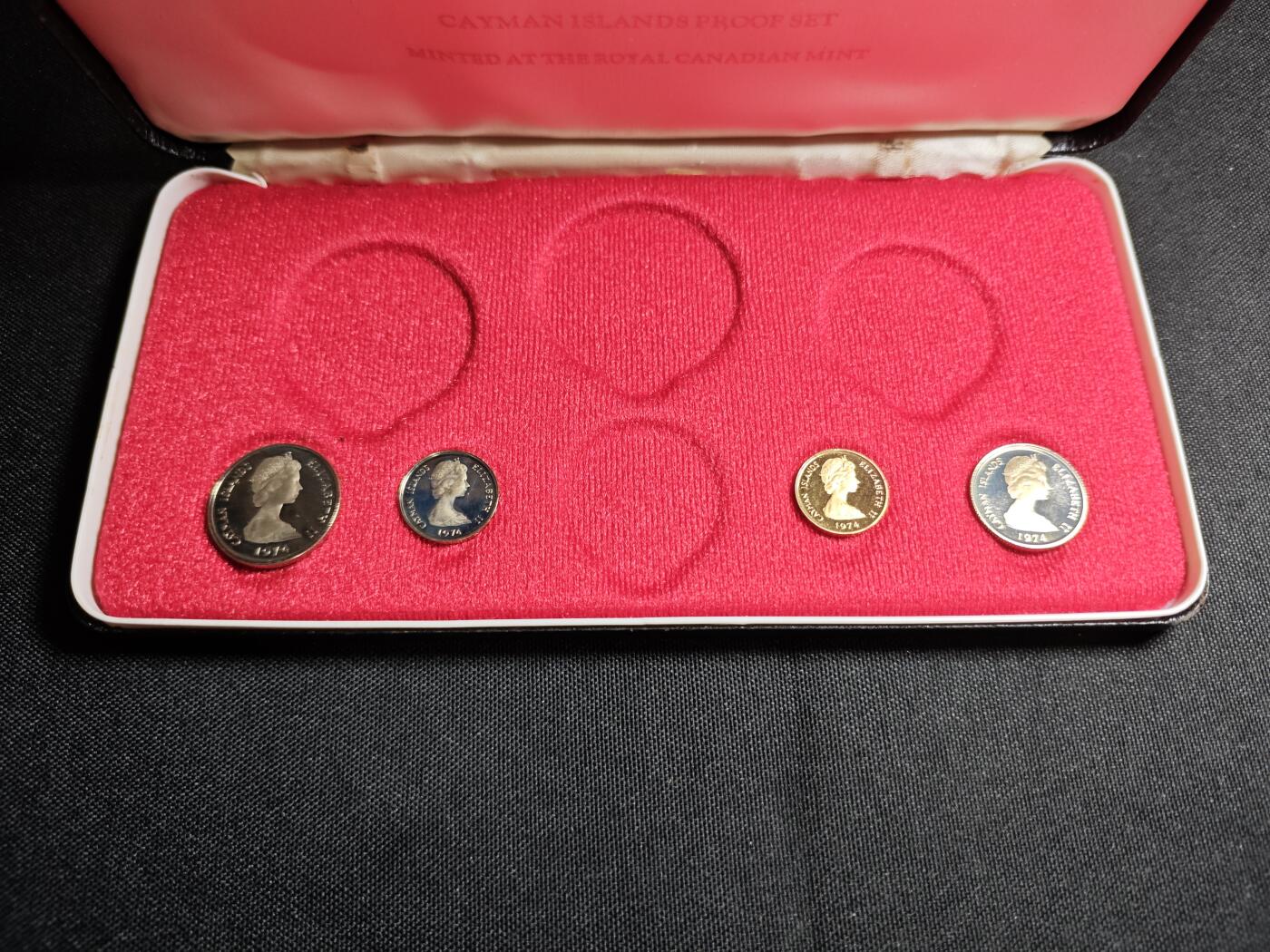 KK钱币收藏小铺   套币 批量/好品散币专场 2月预留时间 周末发货  1974开曼群岛铜镍精制套币