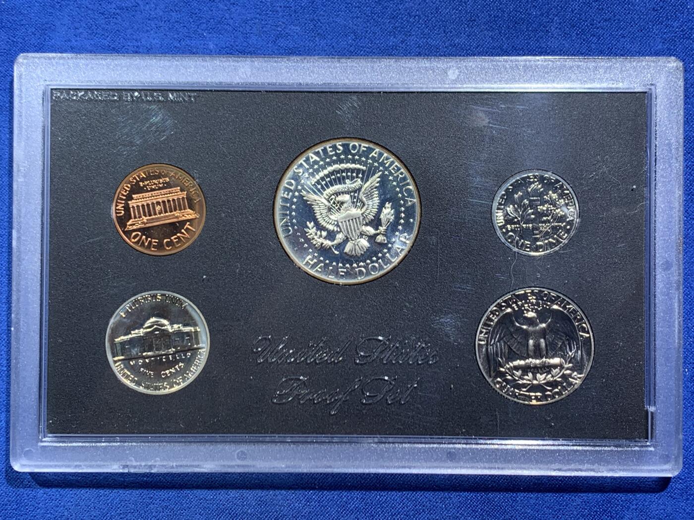 《竞宝斋》第467场 周日，周一 2场连拍 （全场包邮）欢迎送拍 美国1969年5枚精制纪念币套 带盒