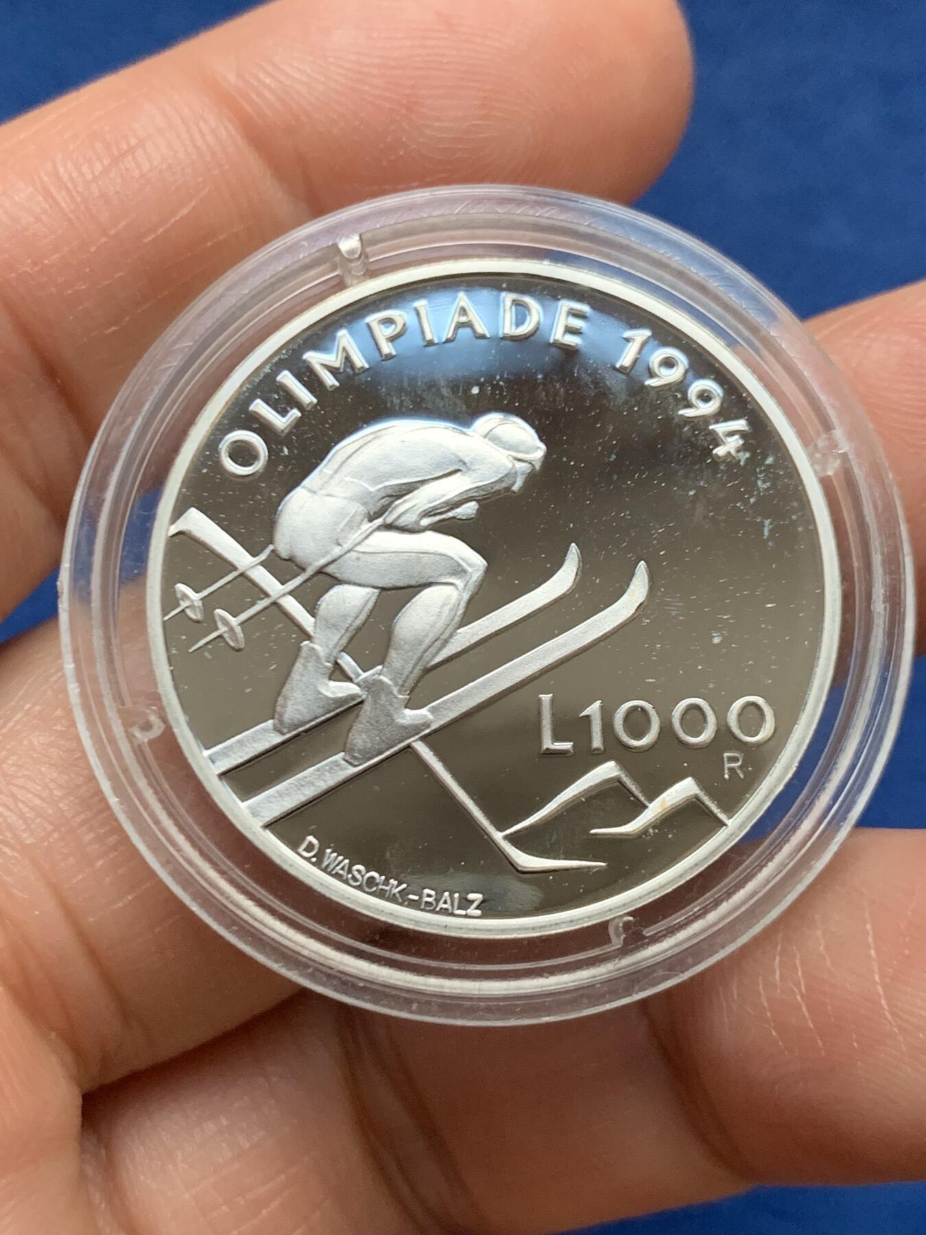 《竞宝斋》第467场 周日，周一 2场连拍 （全场包邮）欢迎送拍 圣马力诺1994年挪威利勒哈默尔冬季奥运会银币 14.55g 835银