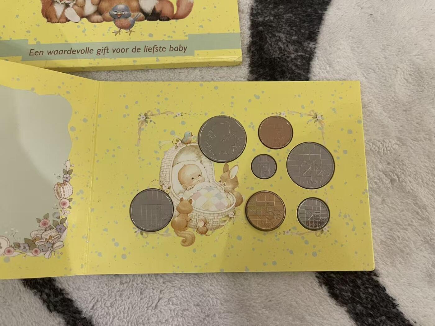 ❤️【币观天下】❤️ 第343期钱币秒杀拍卖场- 2026.3.6周五晚上6点半场 长期征集拍品  荷兰新生儿宝宝官方发行纪念套币 含一枚纪念章